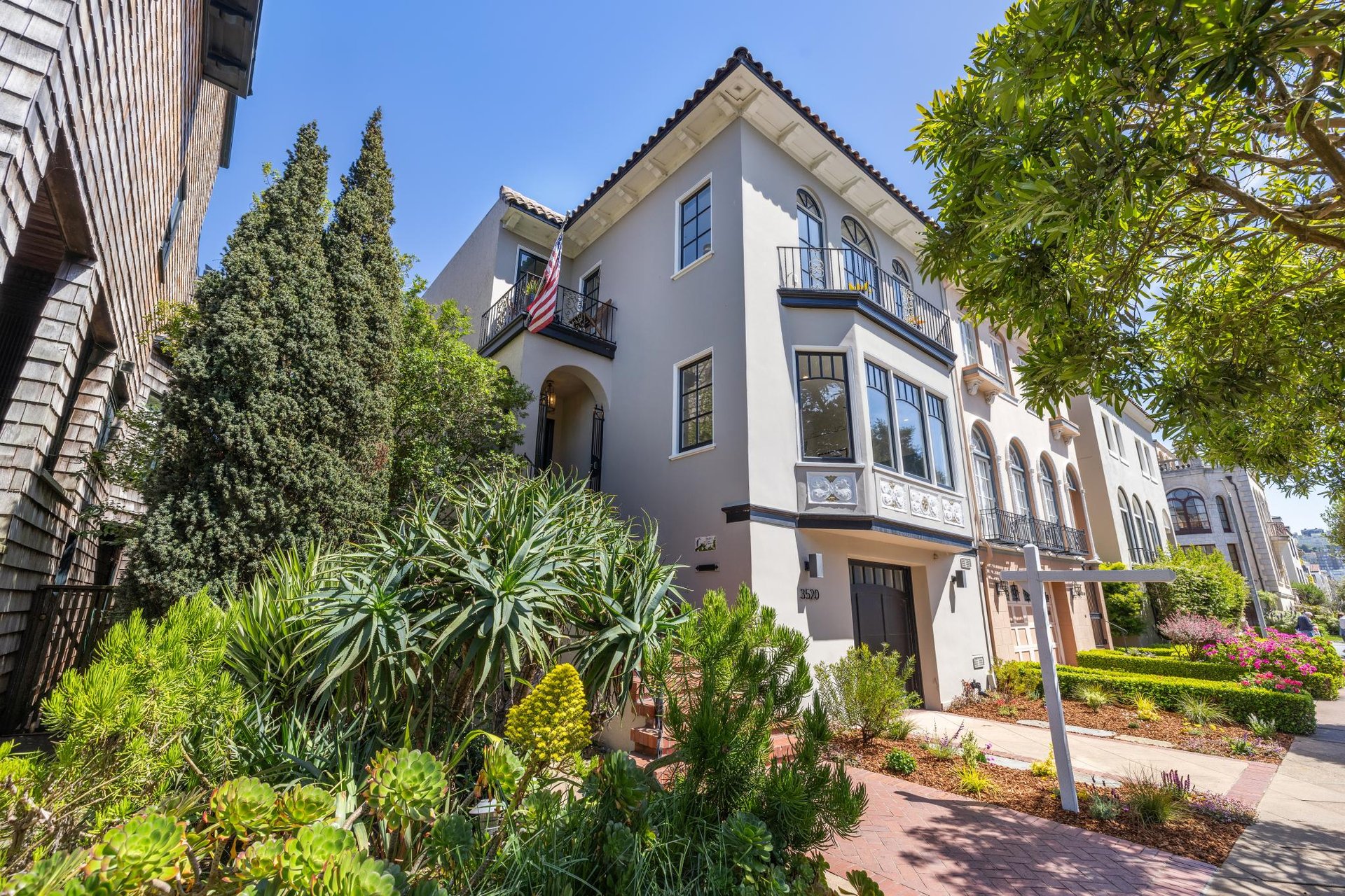 3520 Baker Street