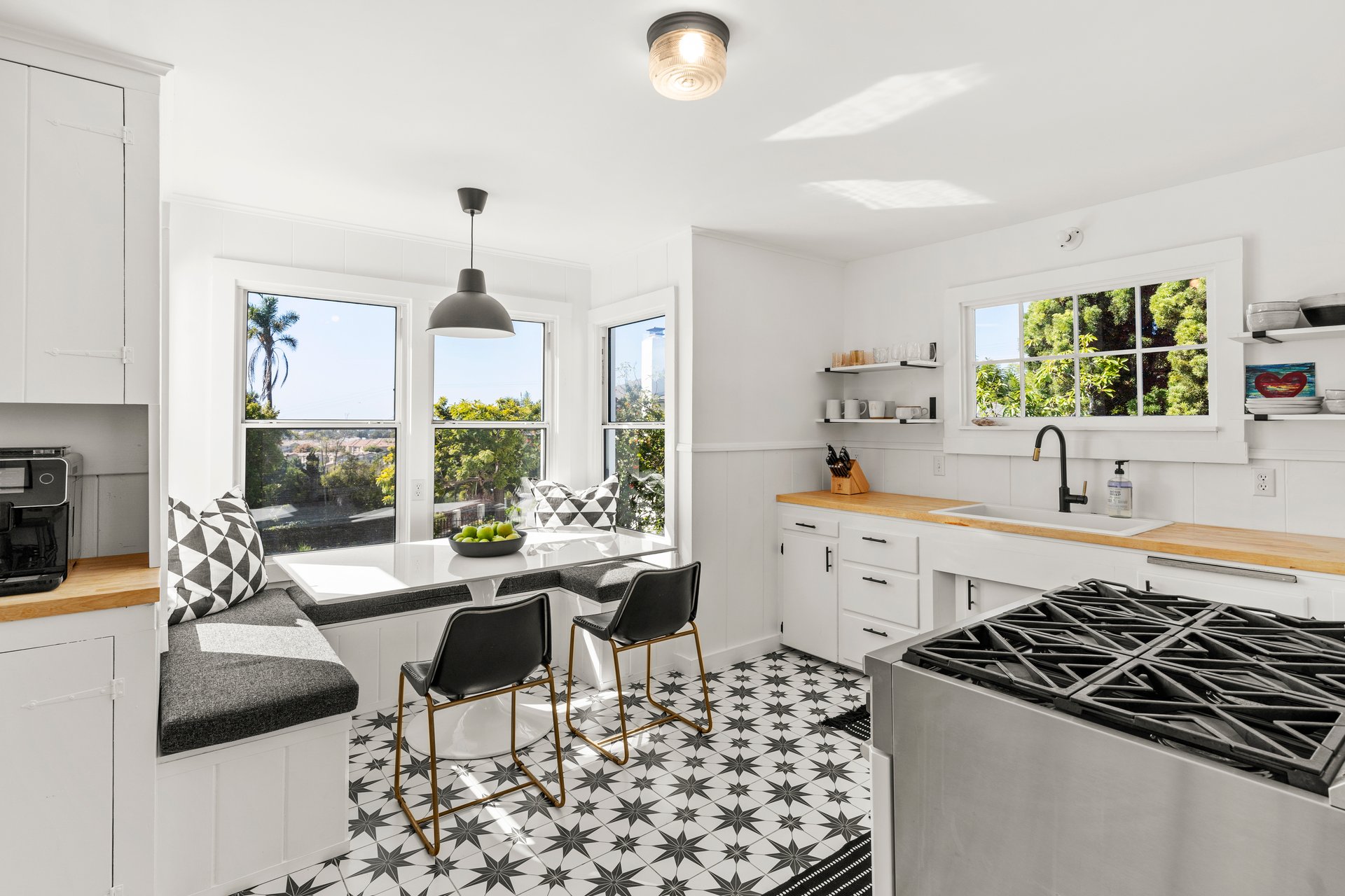 Bungalow On Highland