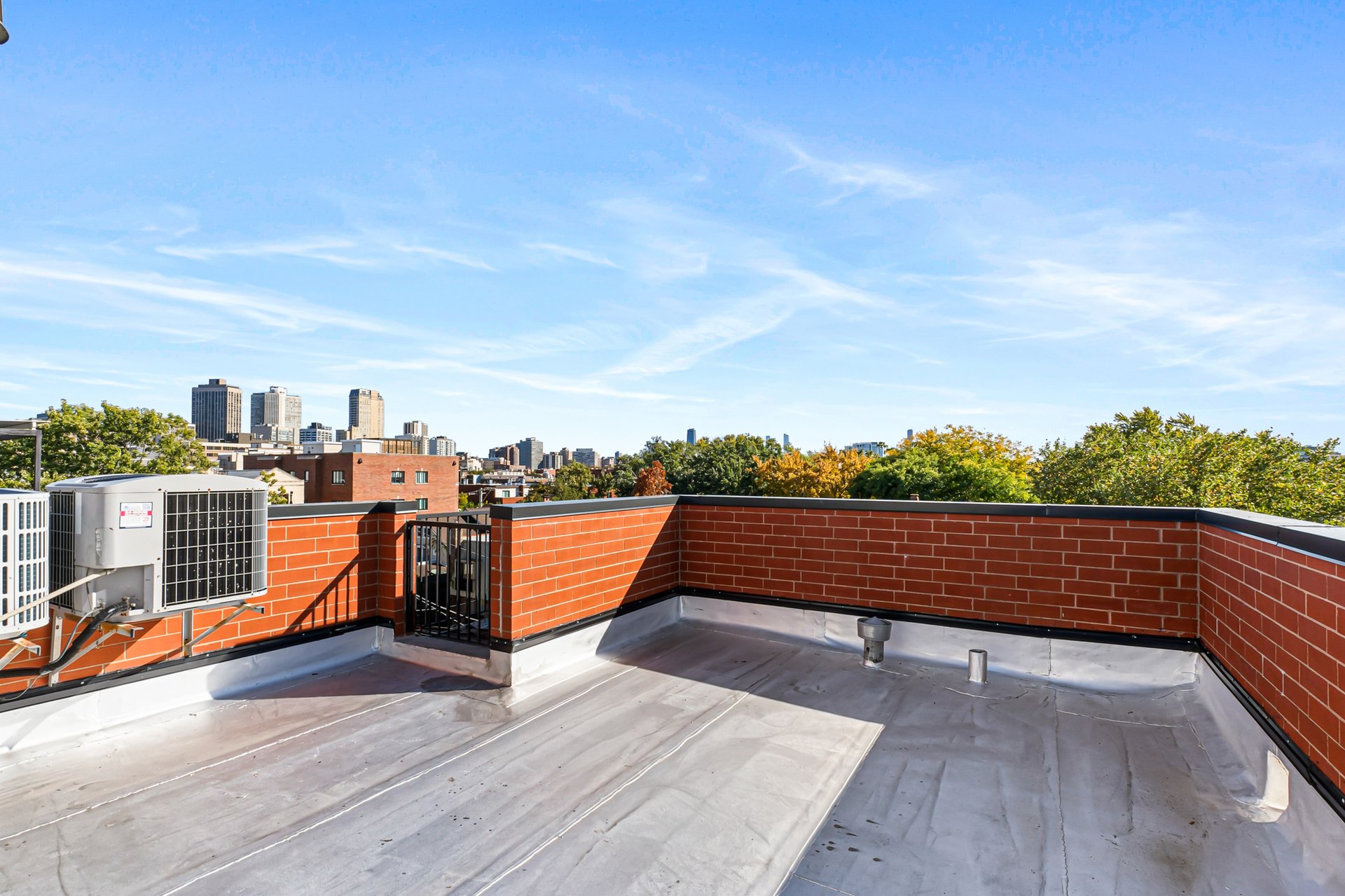831 W George St #3
