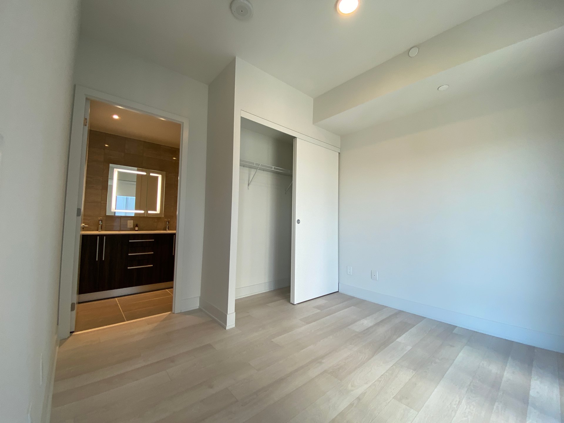 8 Cumberland Street Unit: 3007