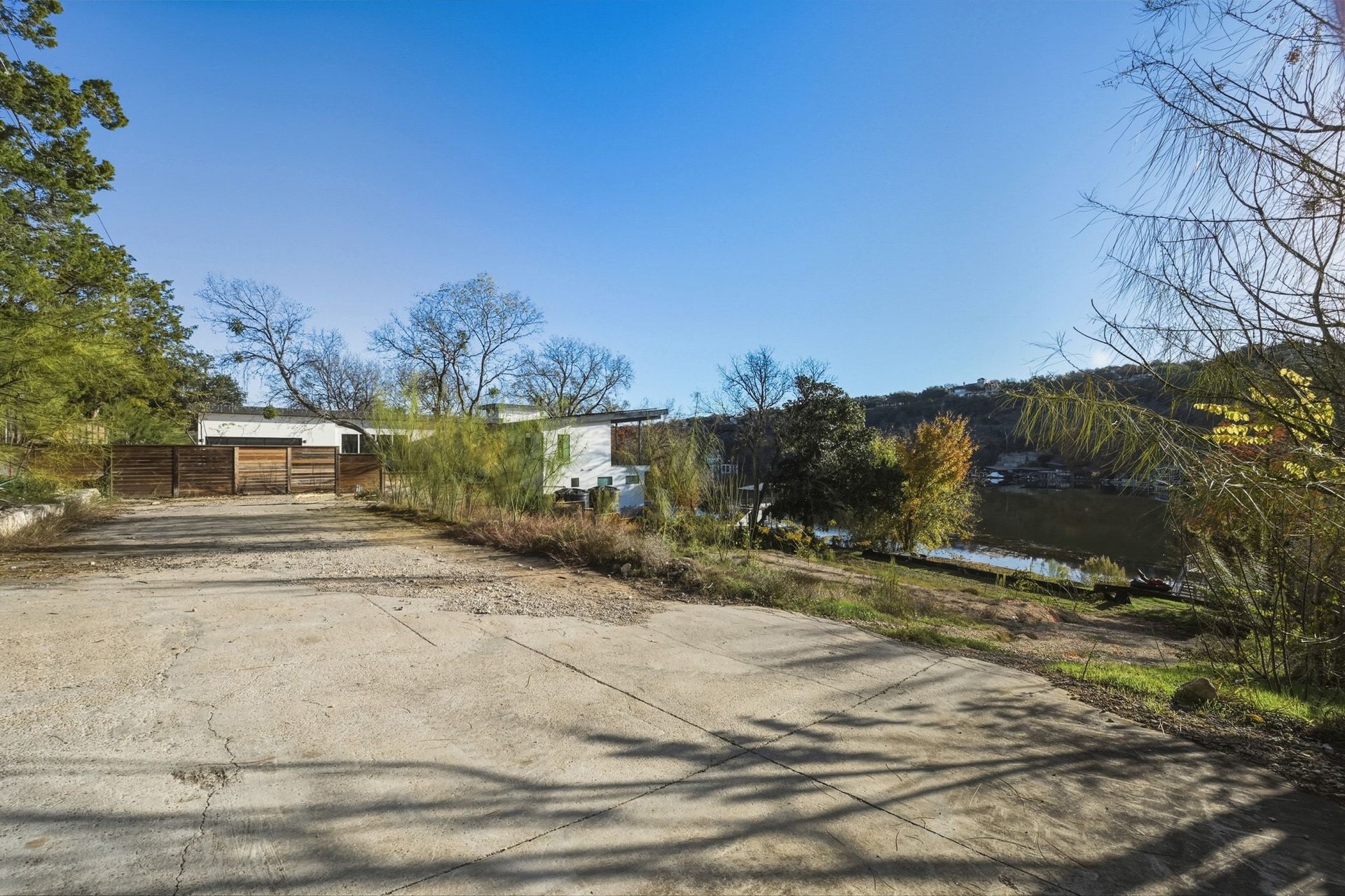 3607 Robbins Road