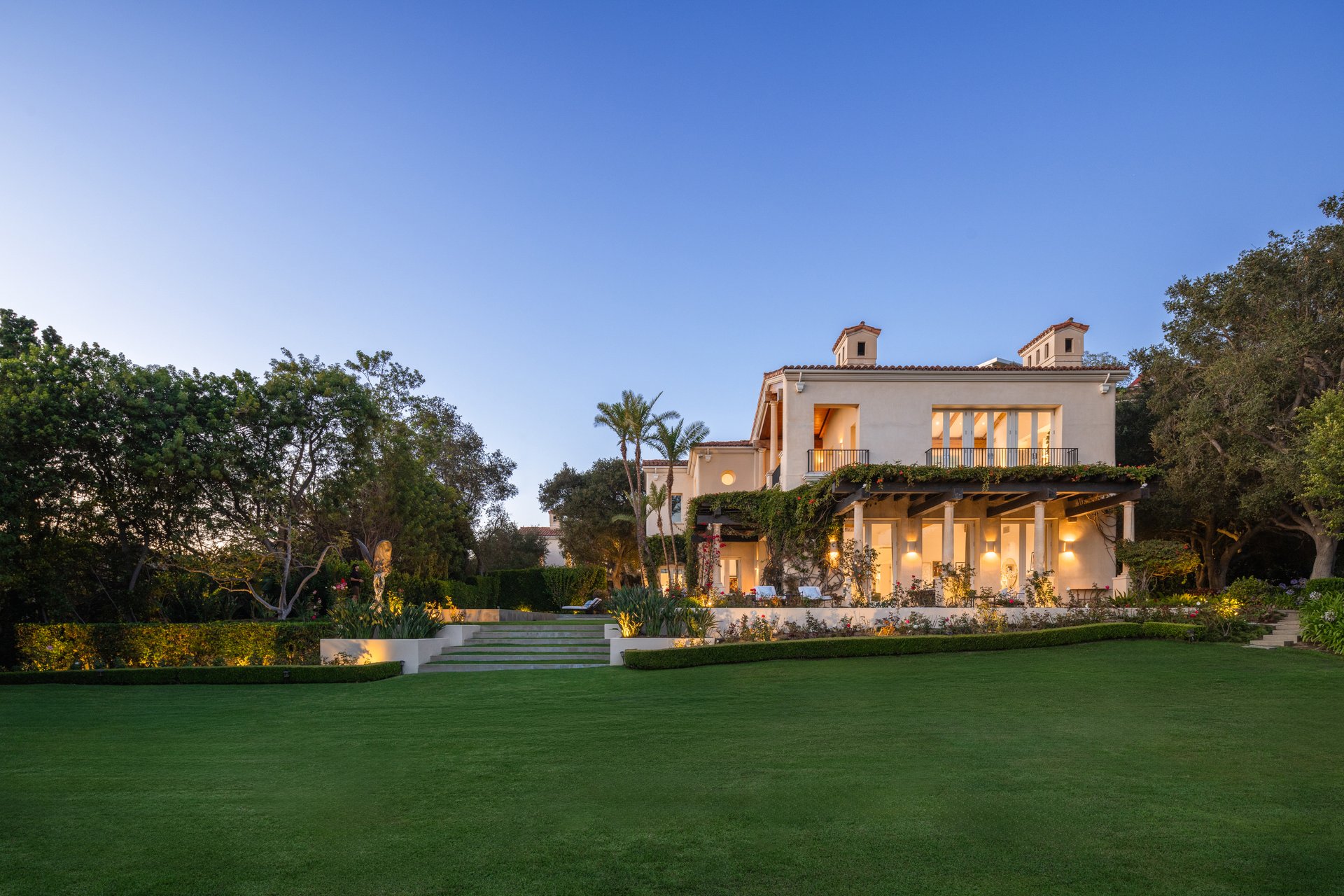 1672 Waynecrest Dr, Beverly Hills