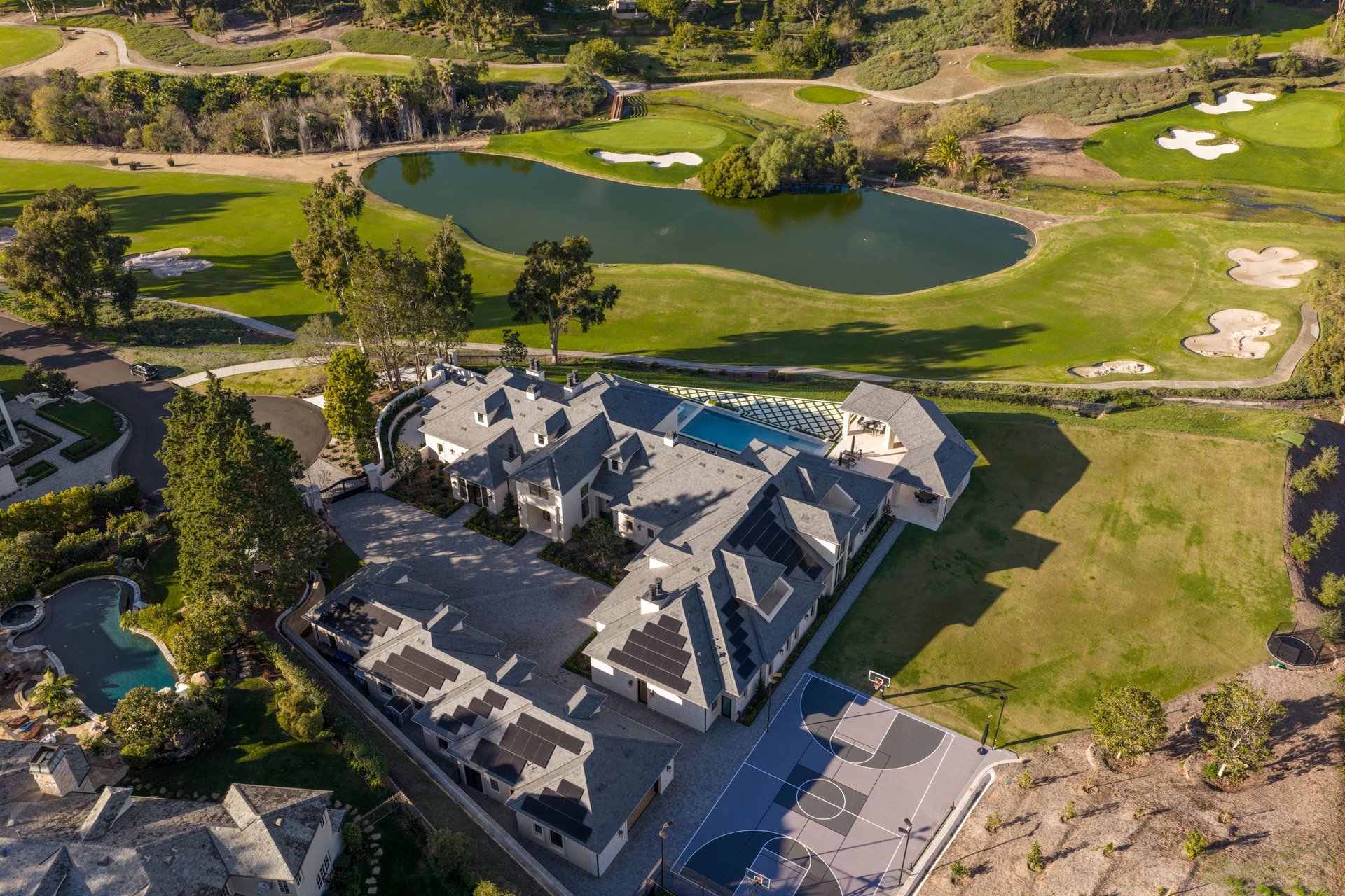 6398 Clubhouse Dr