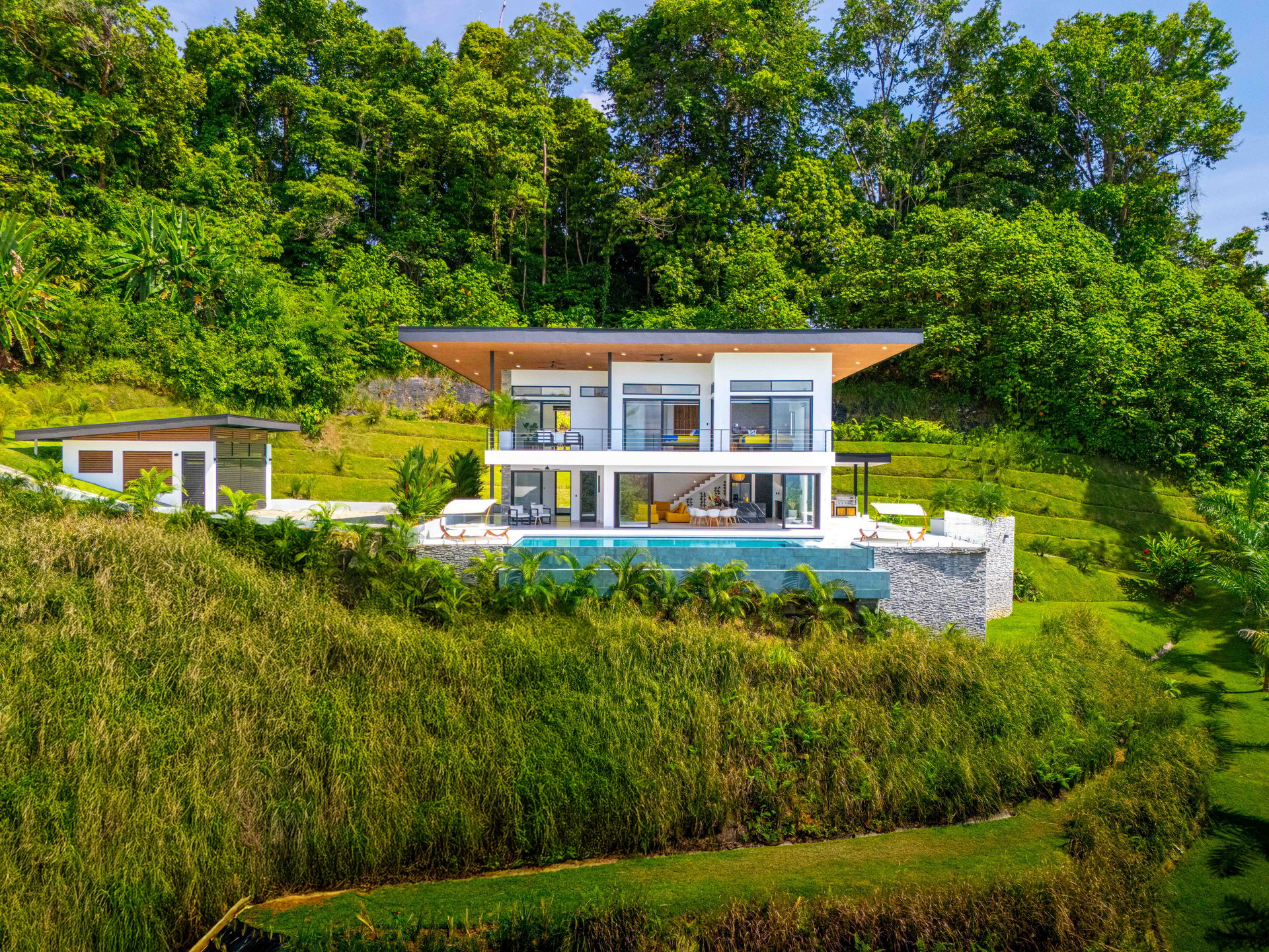 Luxury 4-Bed Home with Ocean & Jungle Views in Ojochal