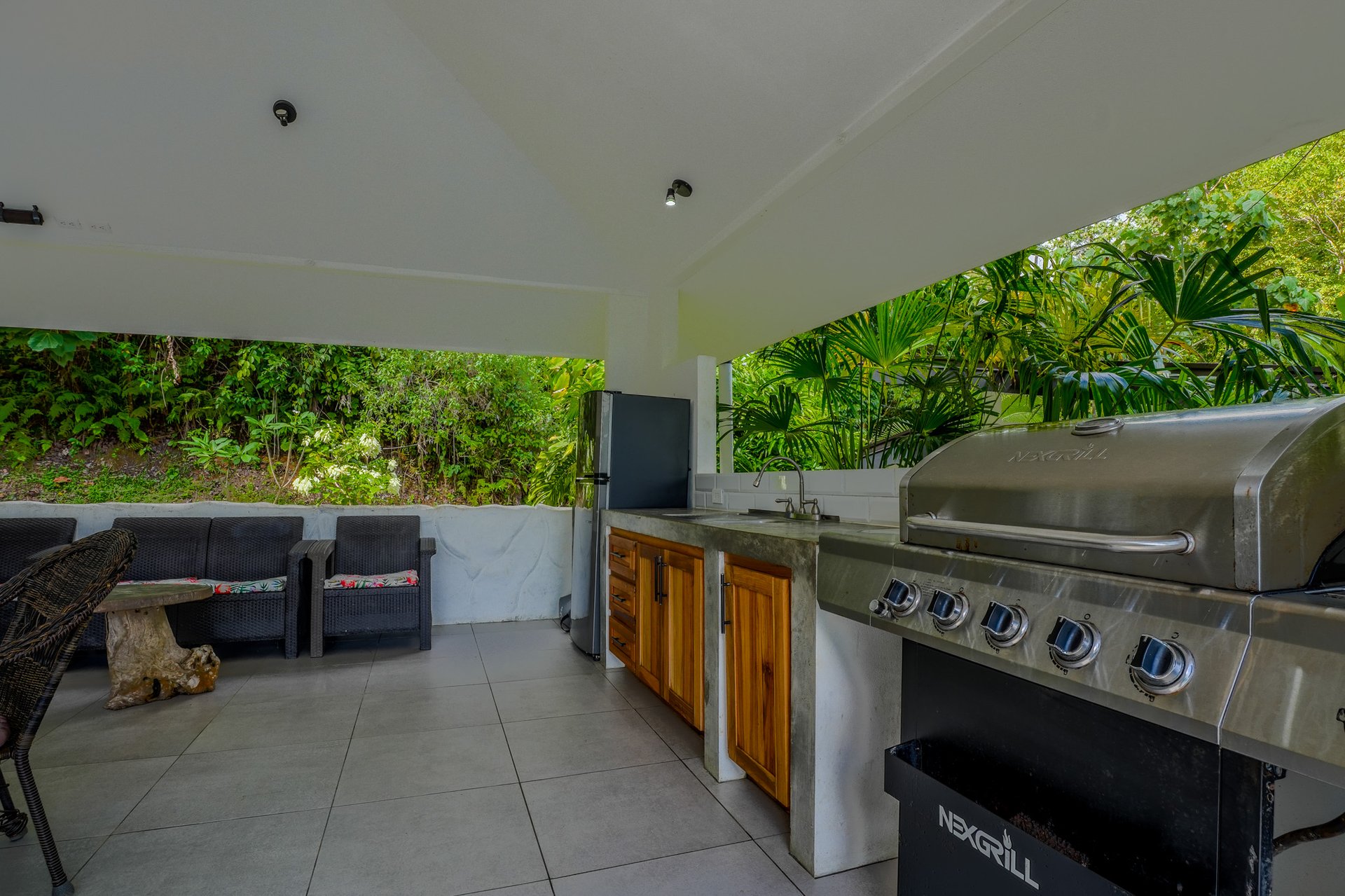 Casa La Roca, Whale's Tail 3 Bedroom Home In Uvita!