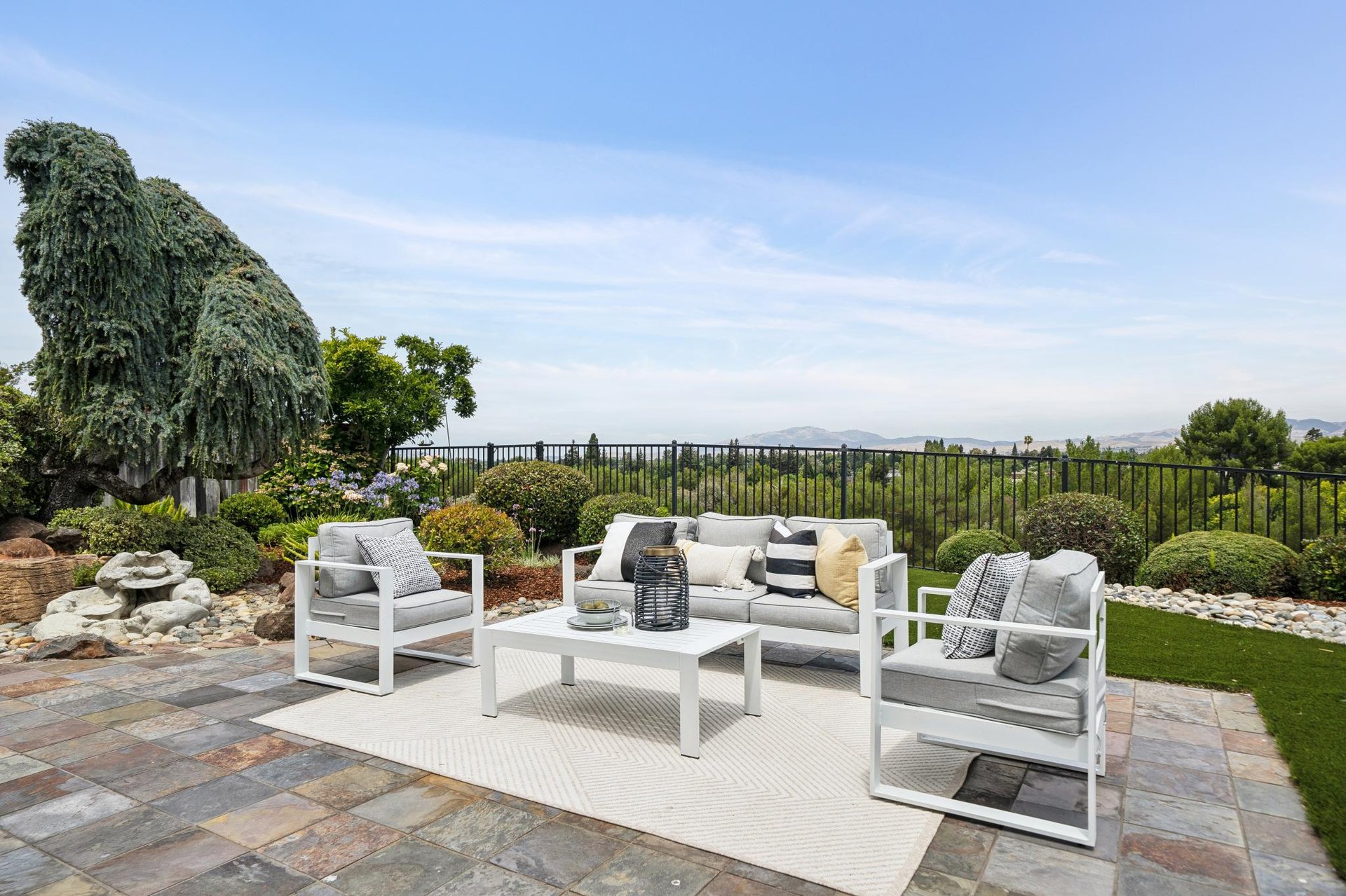 5075 Monaco Dr.