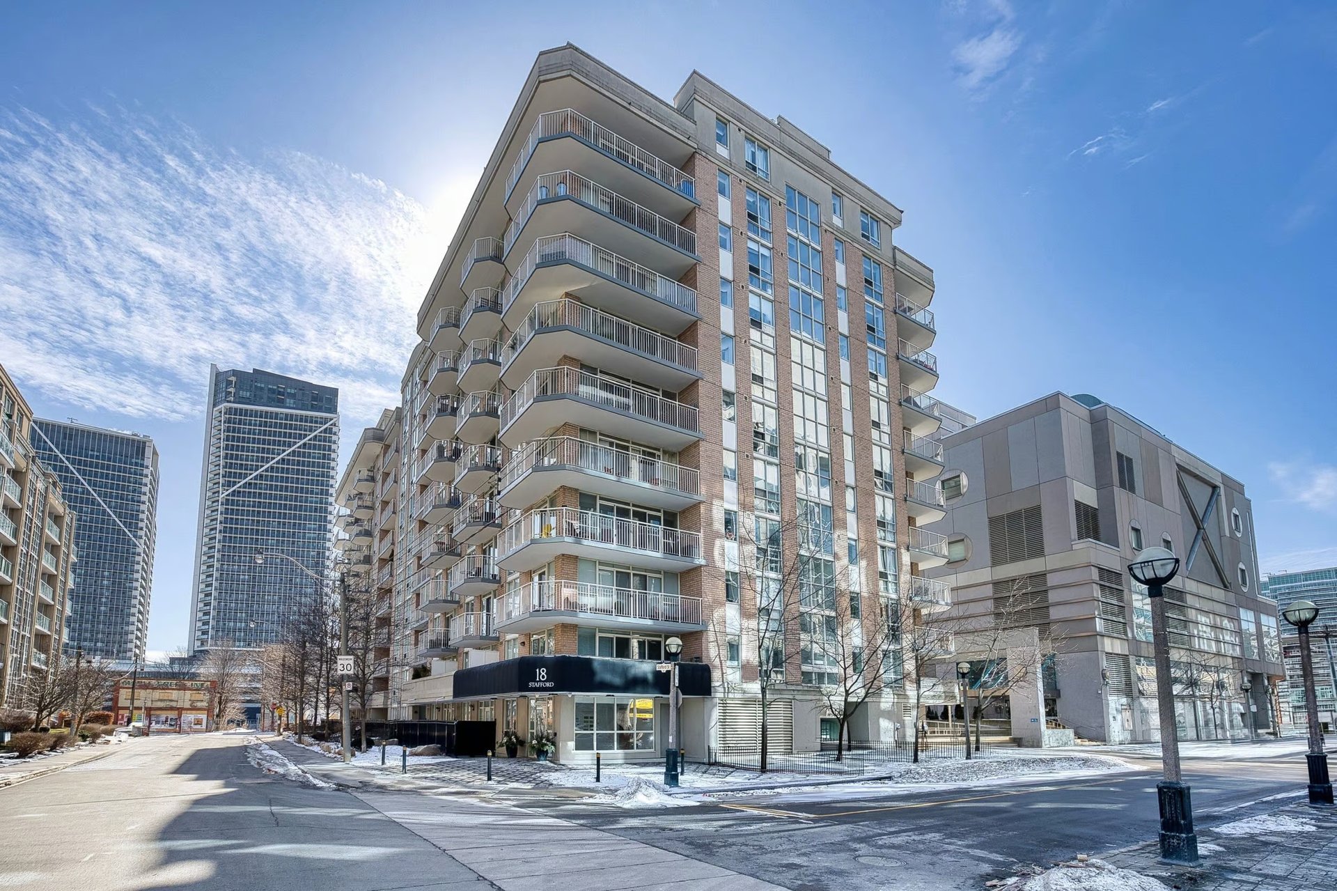 18 Stafford St #610