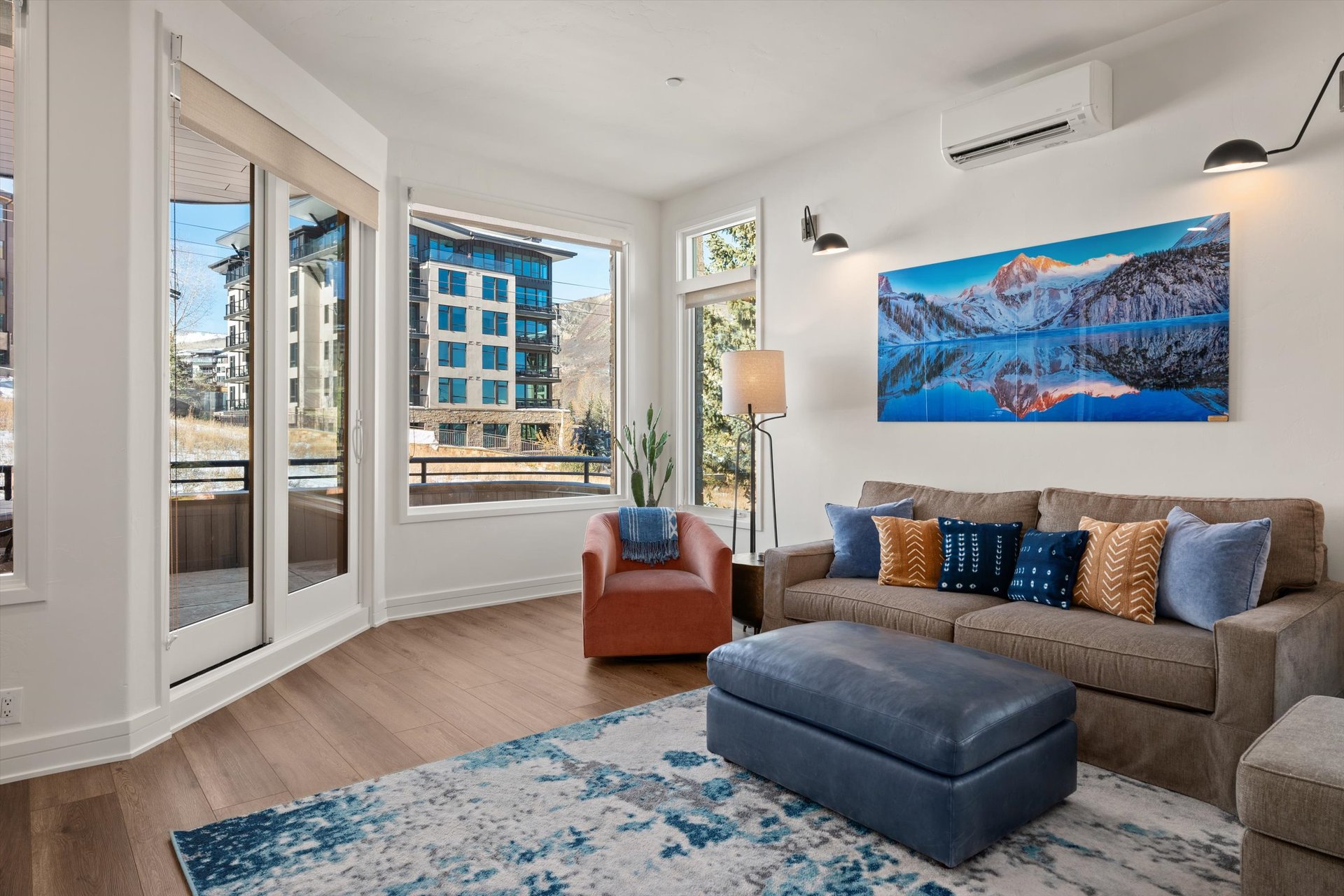 Ski-In/Ski-Out Luxury: Deerbrook Townhome