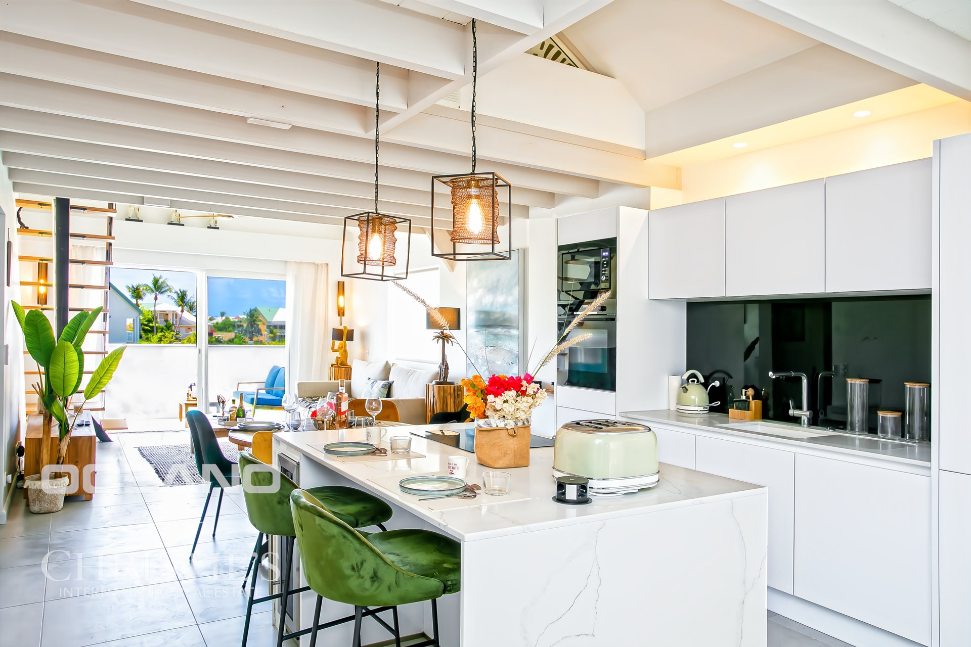 DUPLEX APARTMENT – ORIENT BAY | EXCLUSIVE LISTING