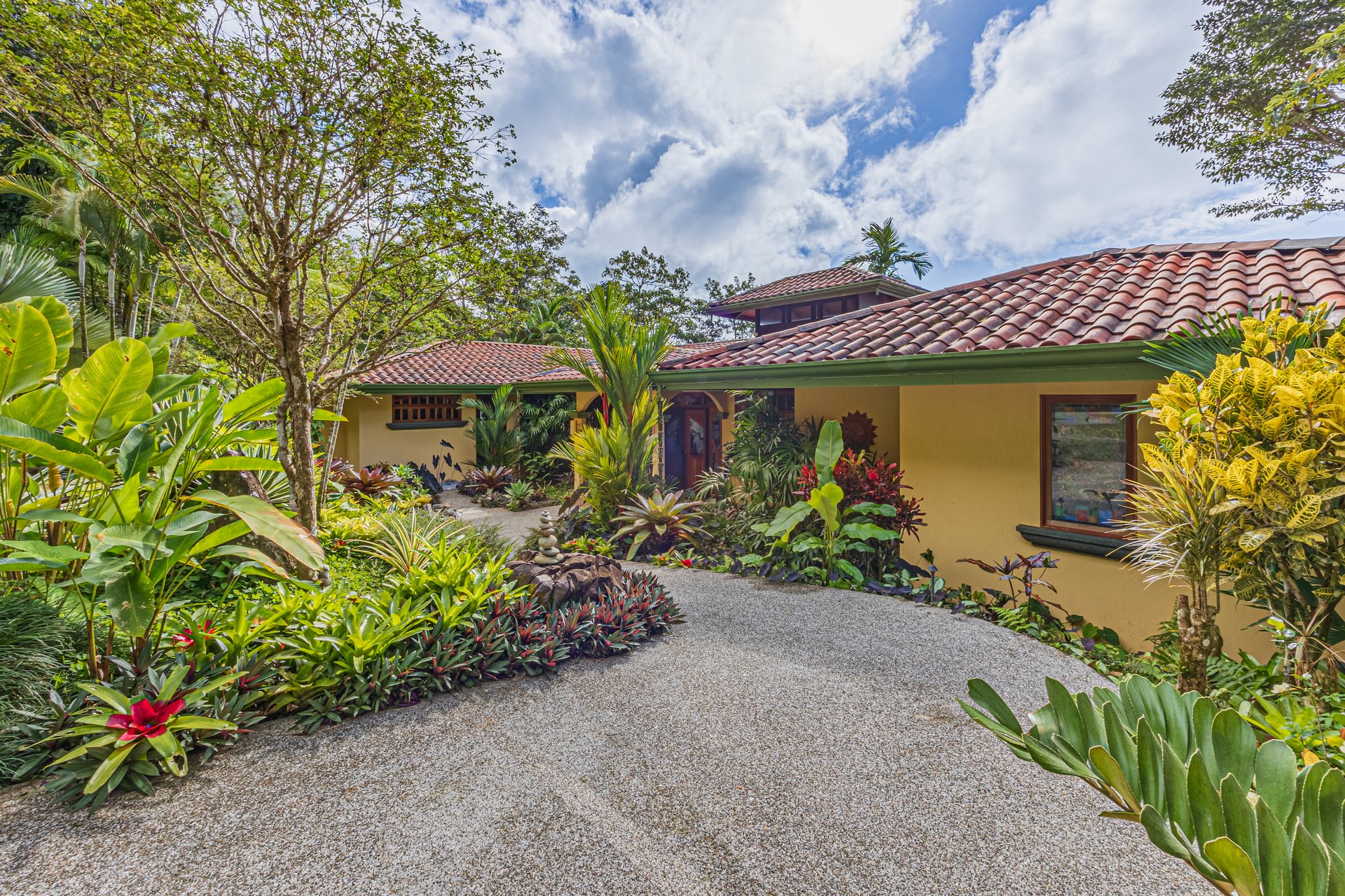 Costa Verde Estates Oceanview Home with Guest House