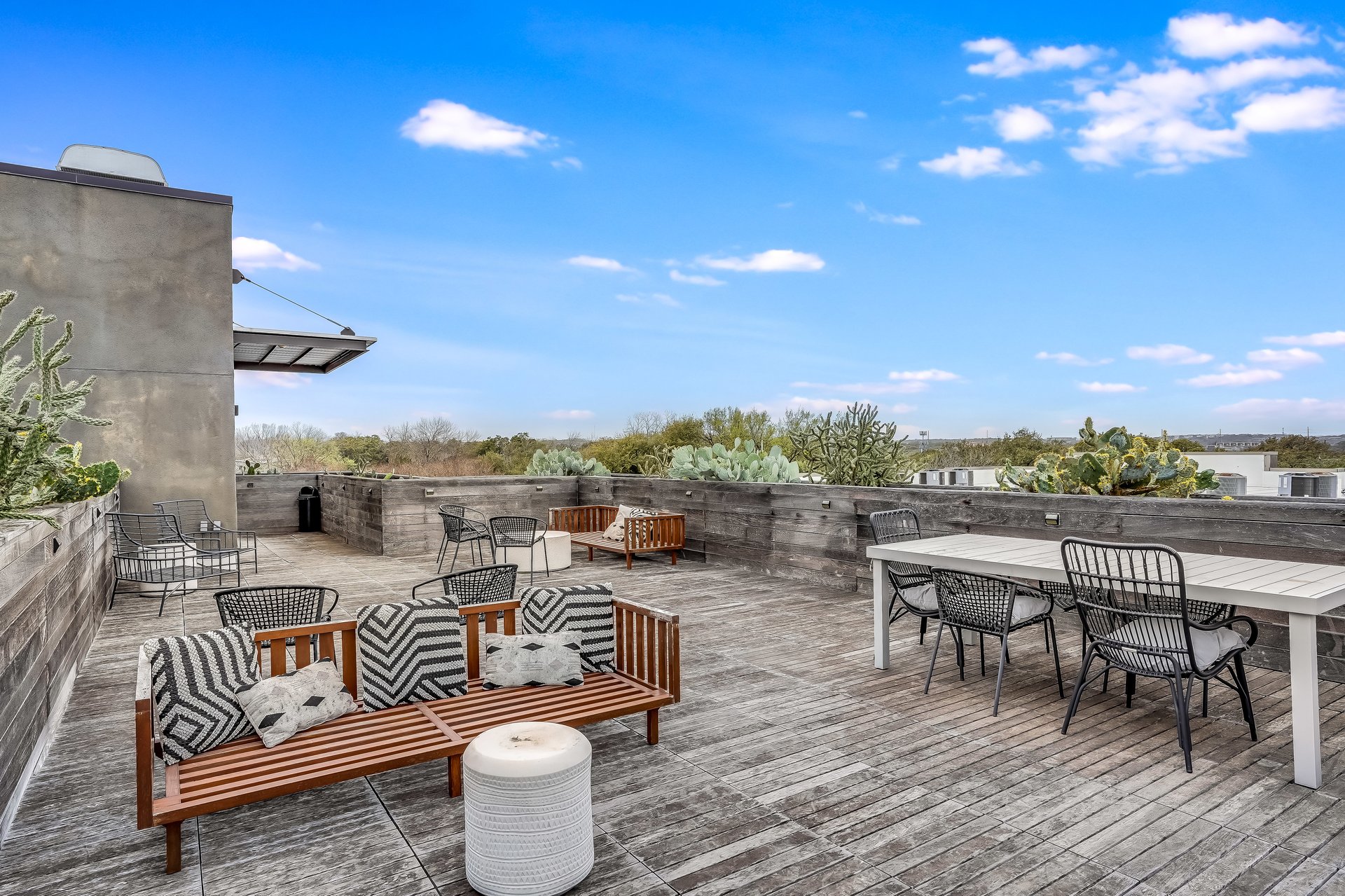 207 W Johanna St