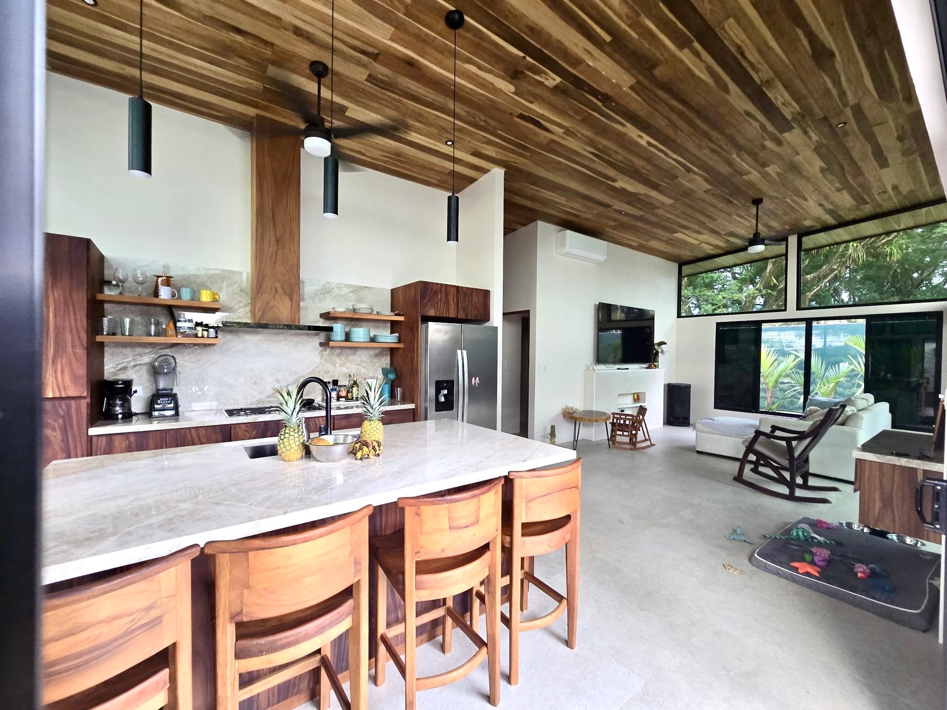 Tropical Modern Villa in Uvita – 3BR Retreat with Large Pool Near the Beach
