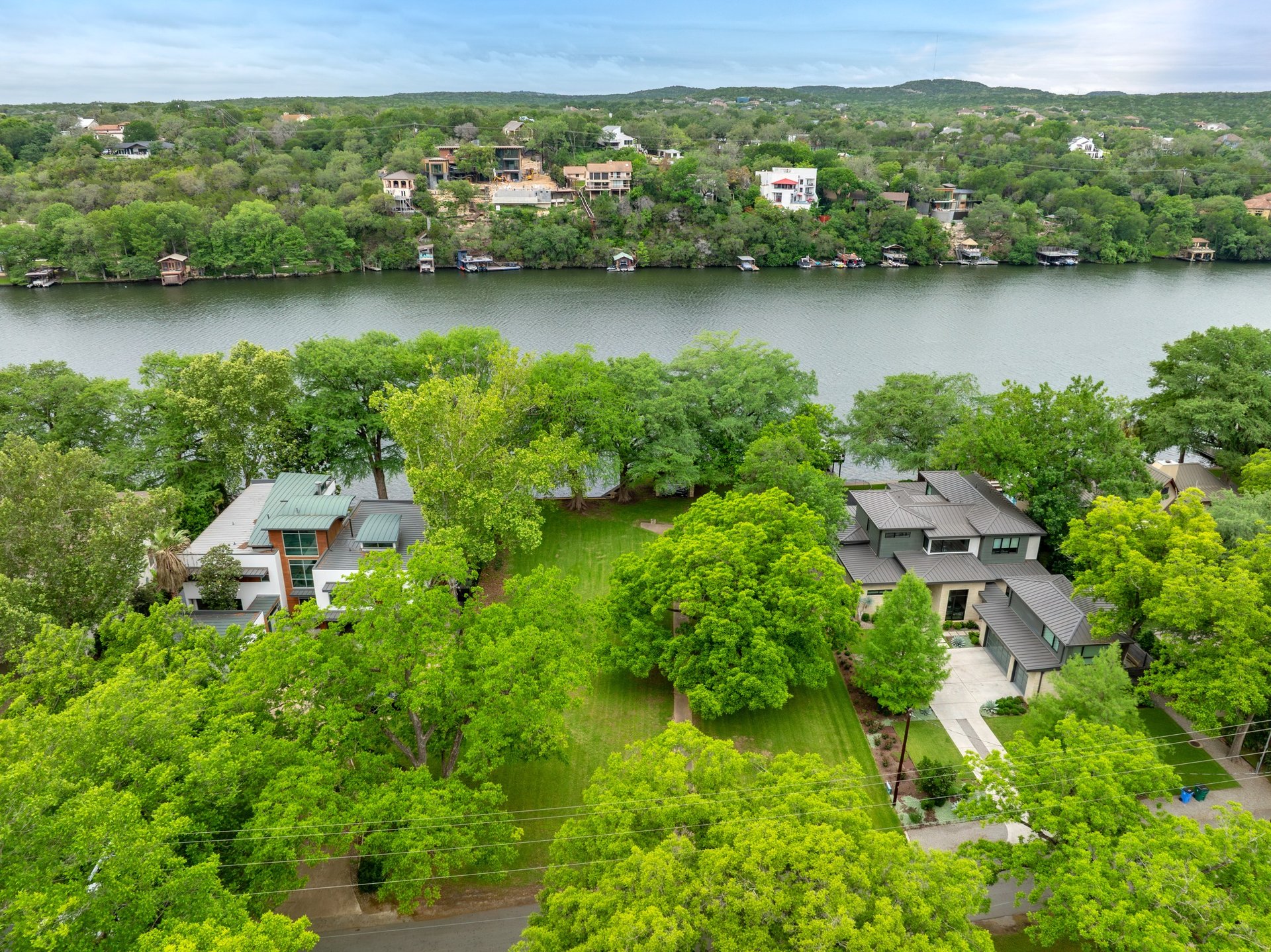 3200 Rivercrest Drive