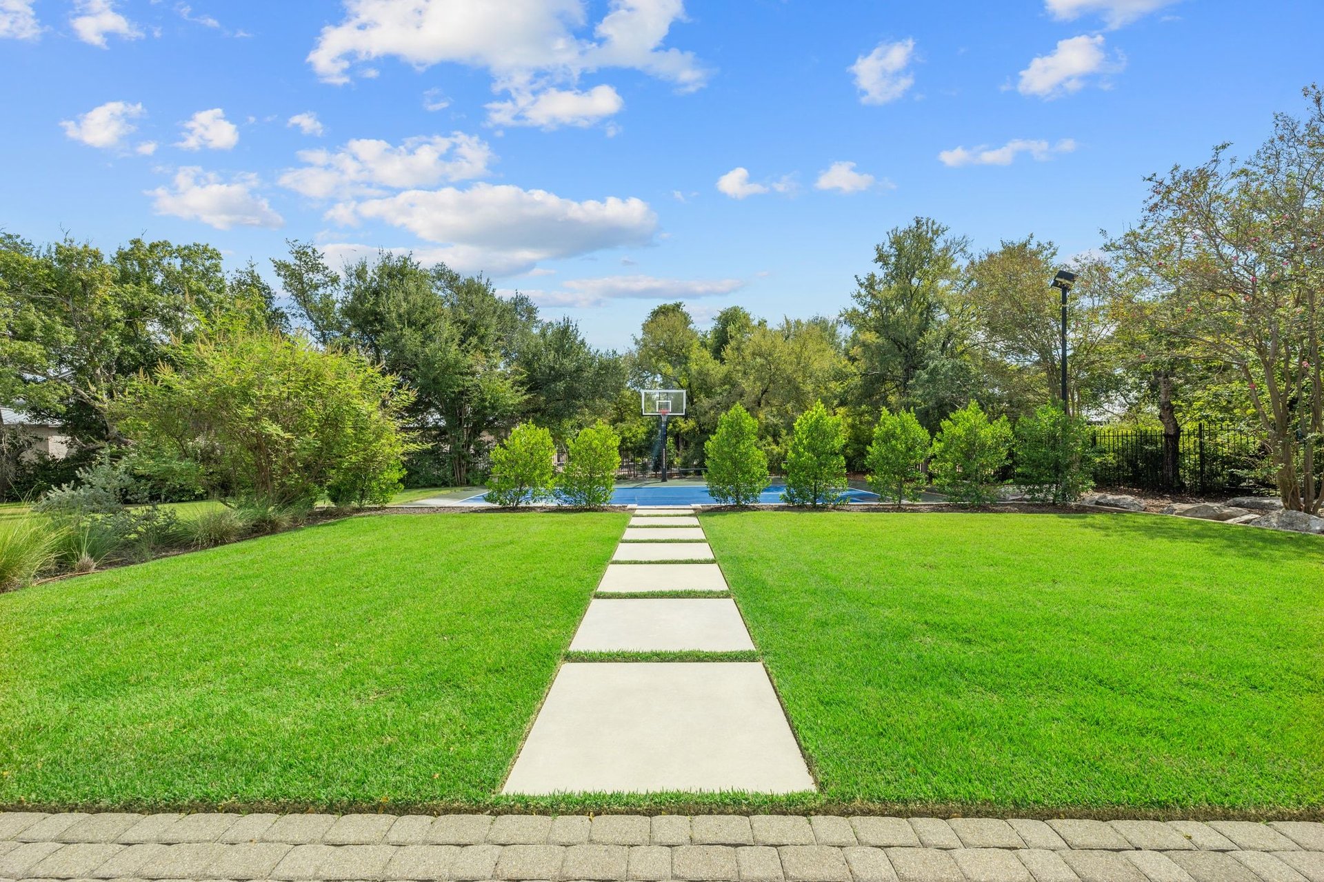 10 Hedge Lane 