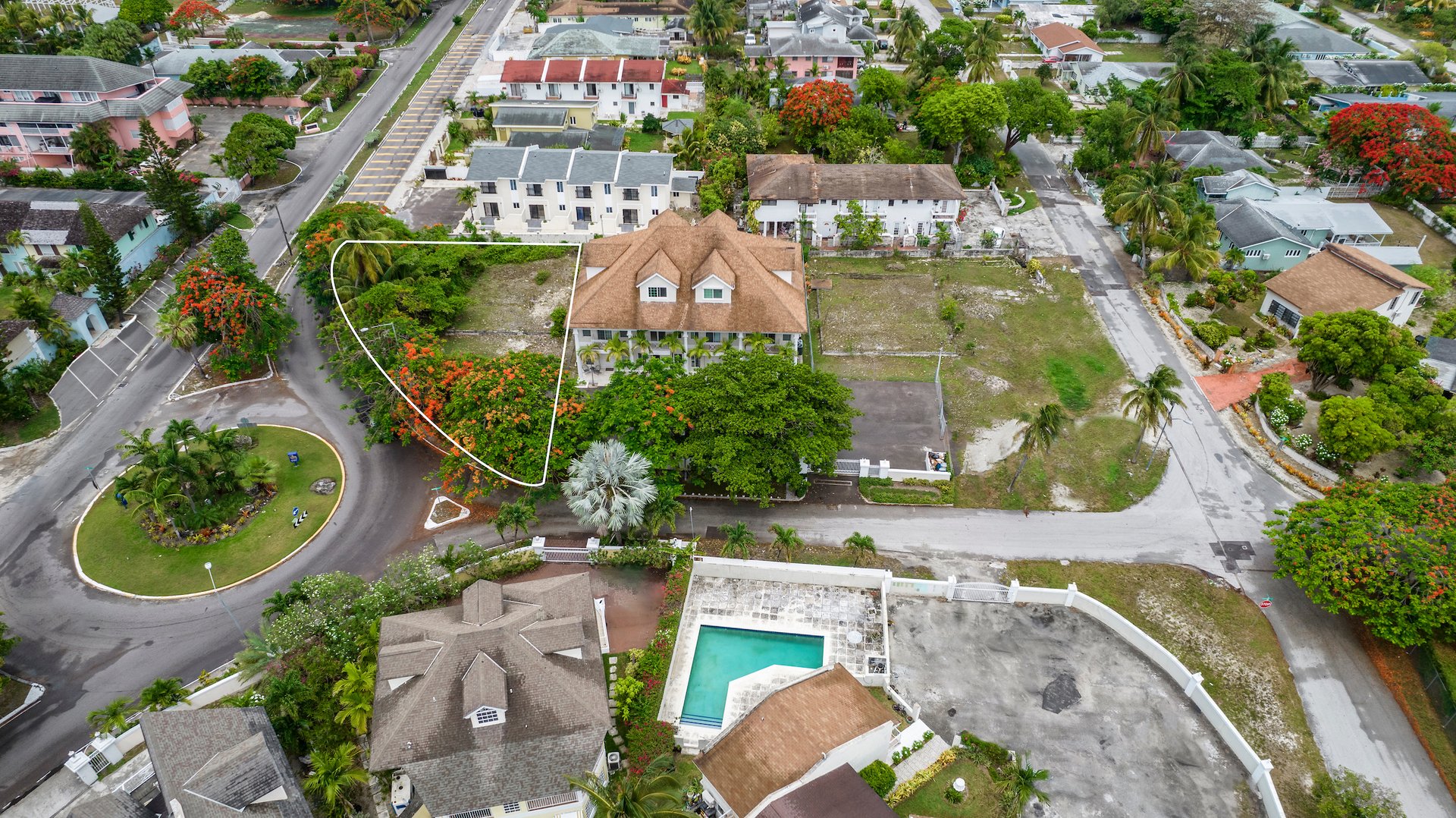 Westward Villas, West Bay Street