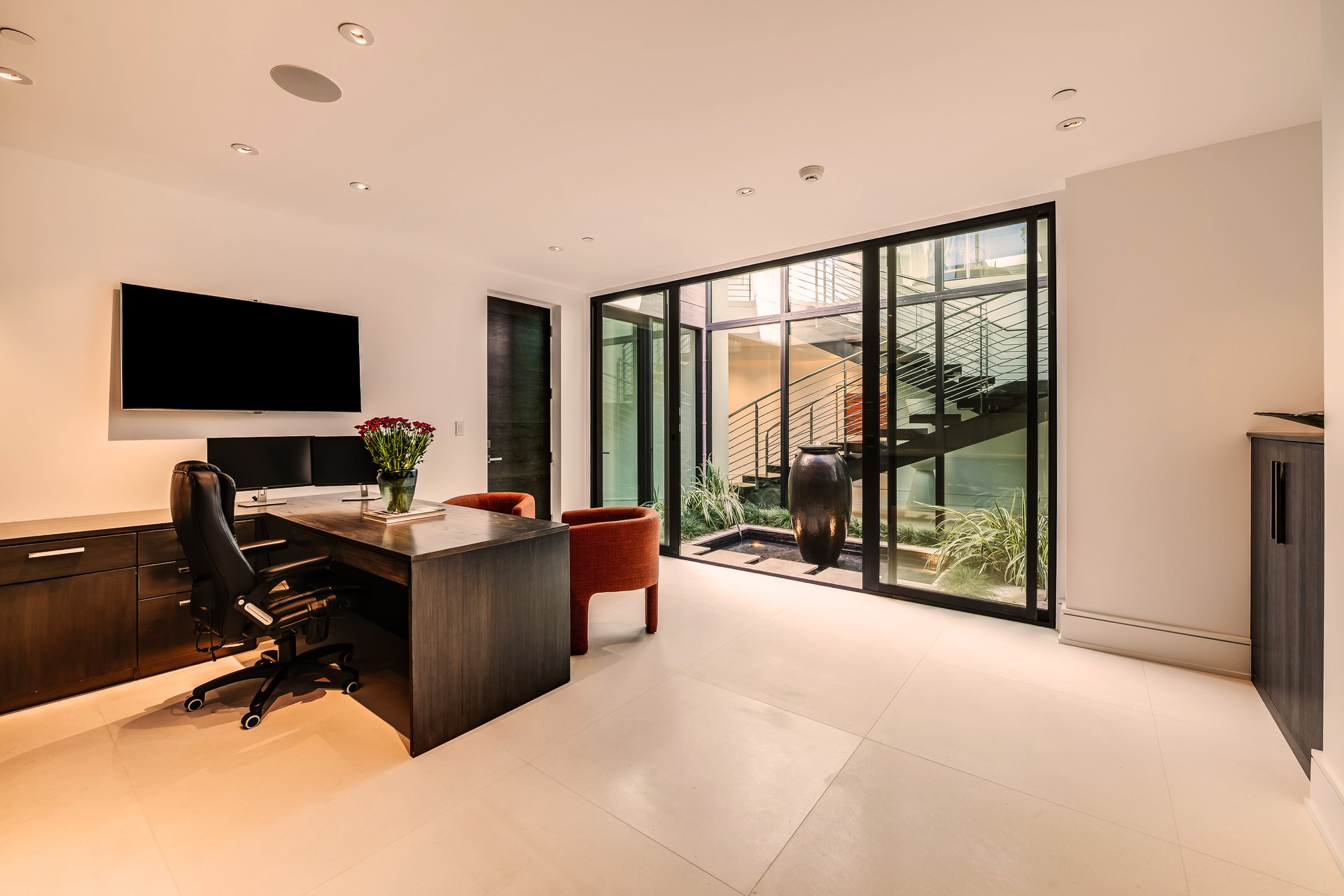565 Evelyn Pl