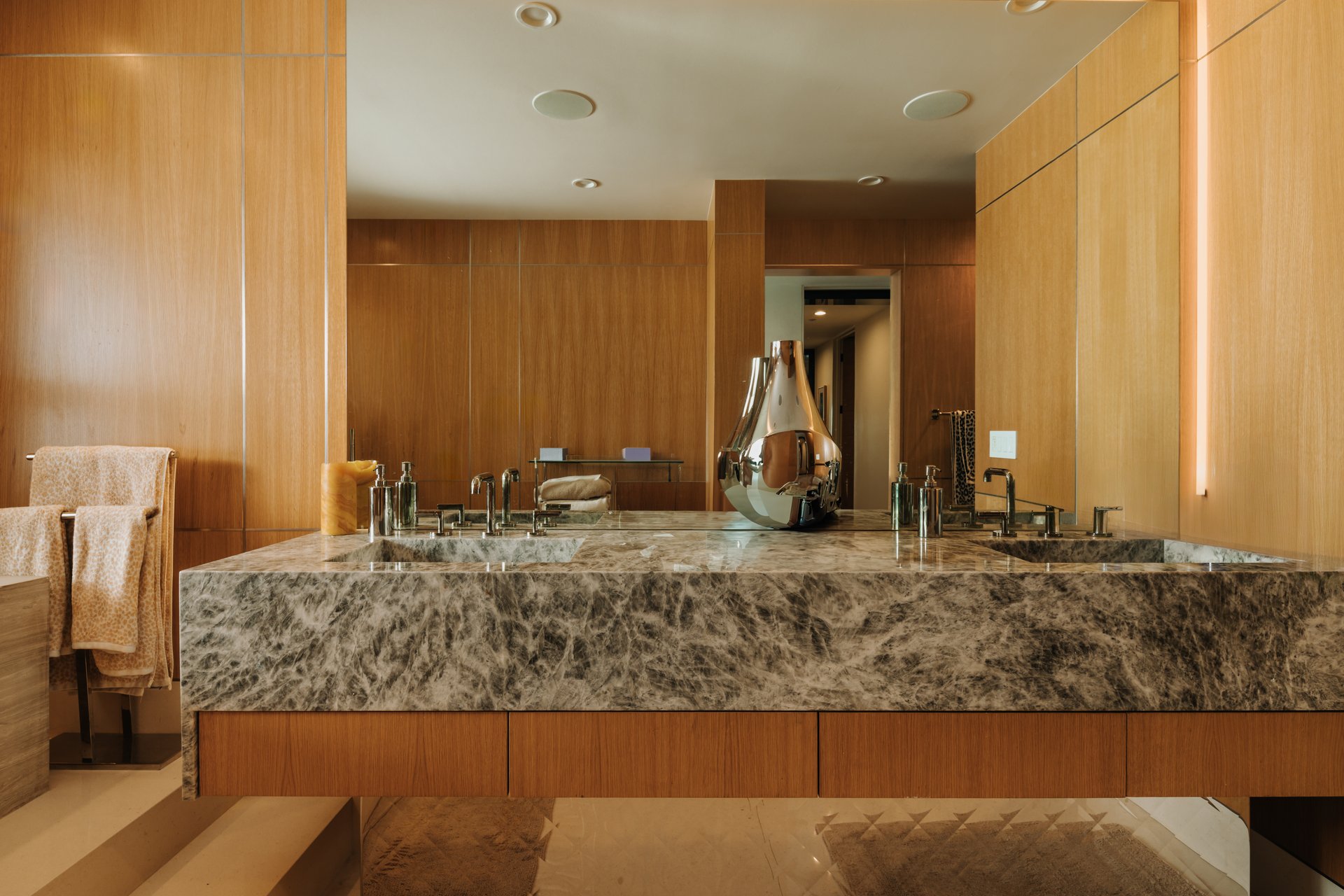 6250 Hollywood Blvd Unit: 14A