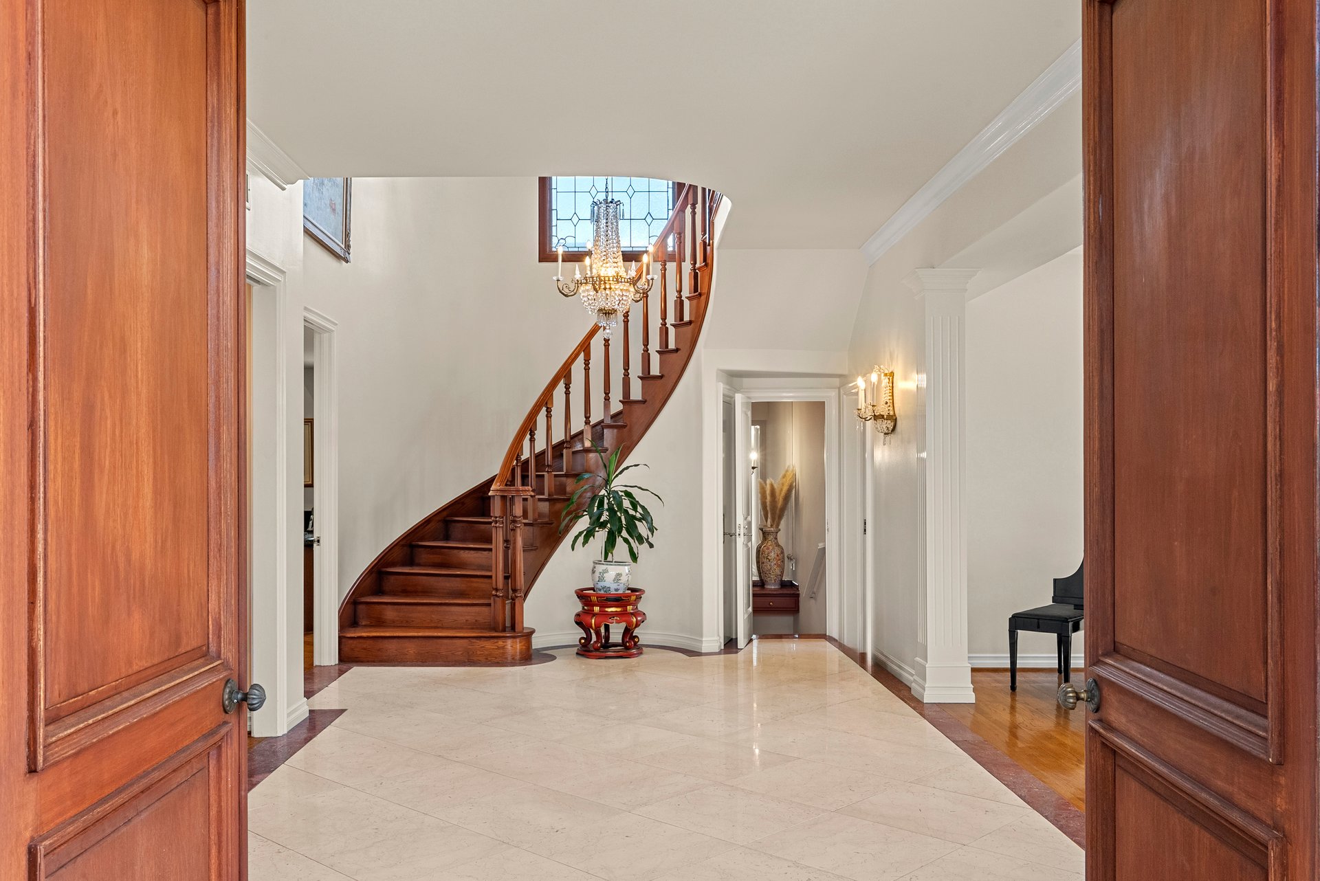 201 N Palm Dr, Beverly Hills 