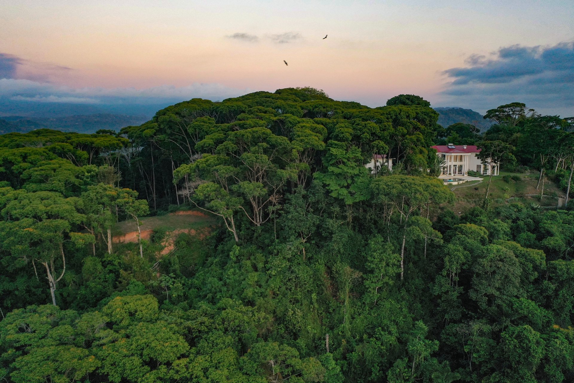 16 ACRES – 6 Bedroom Grand Estate With Guest House, 15 Minutes to Dominical, SPECTACULAR OCEAN VIEWS!!!