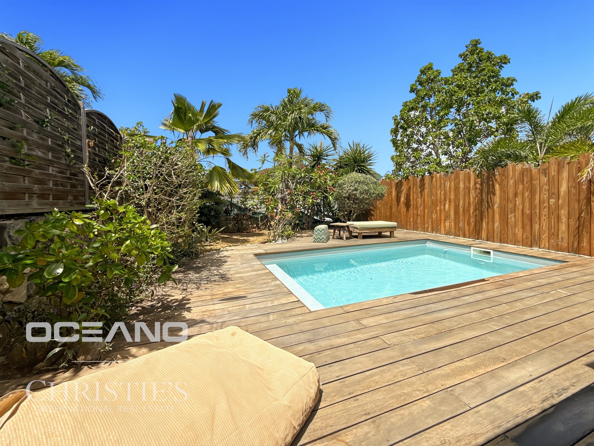EXCLUSIVE - 2 bedrooms Townhouse with a pool