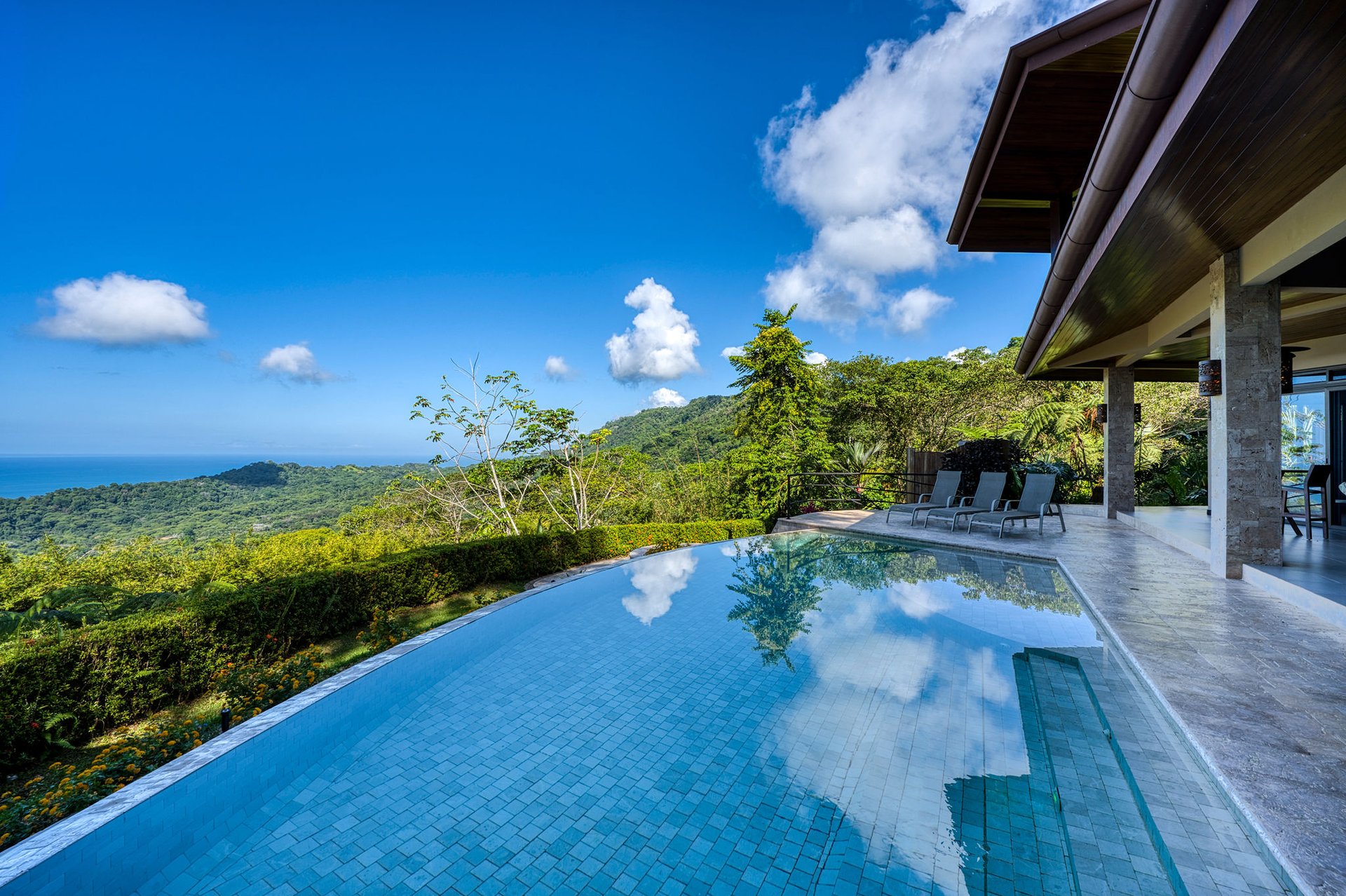 Casa Bambú – LUXURY 5 BEDROOM ESTATE WITH EXCEPTIONAL OCEAN VIEWS