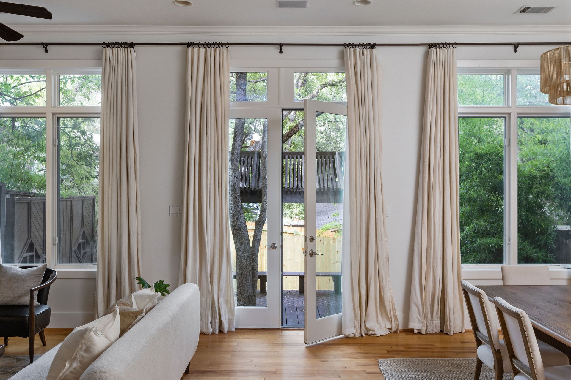 Charming Deep Eddy Retreat