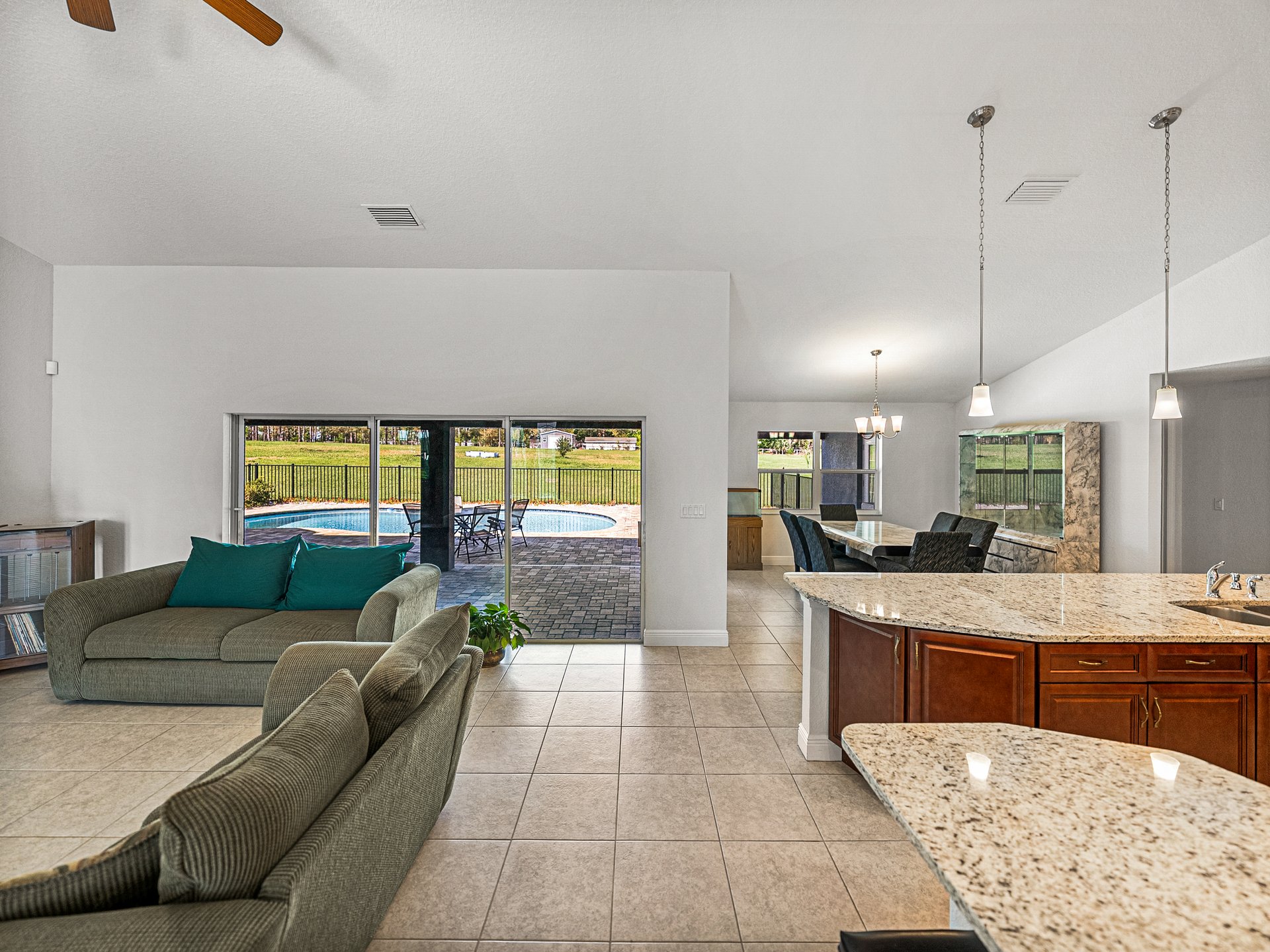 17703 COUNTRY SQUIRE LN