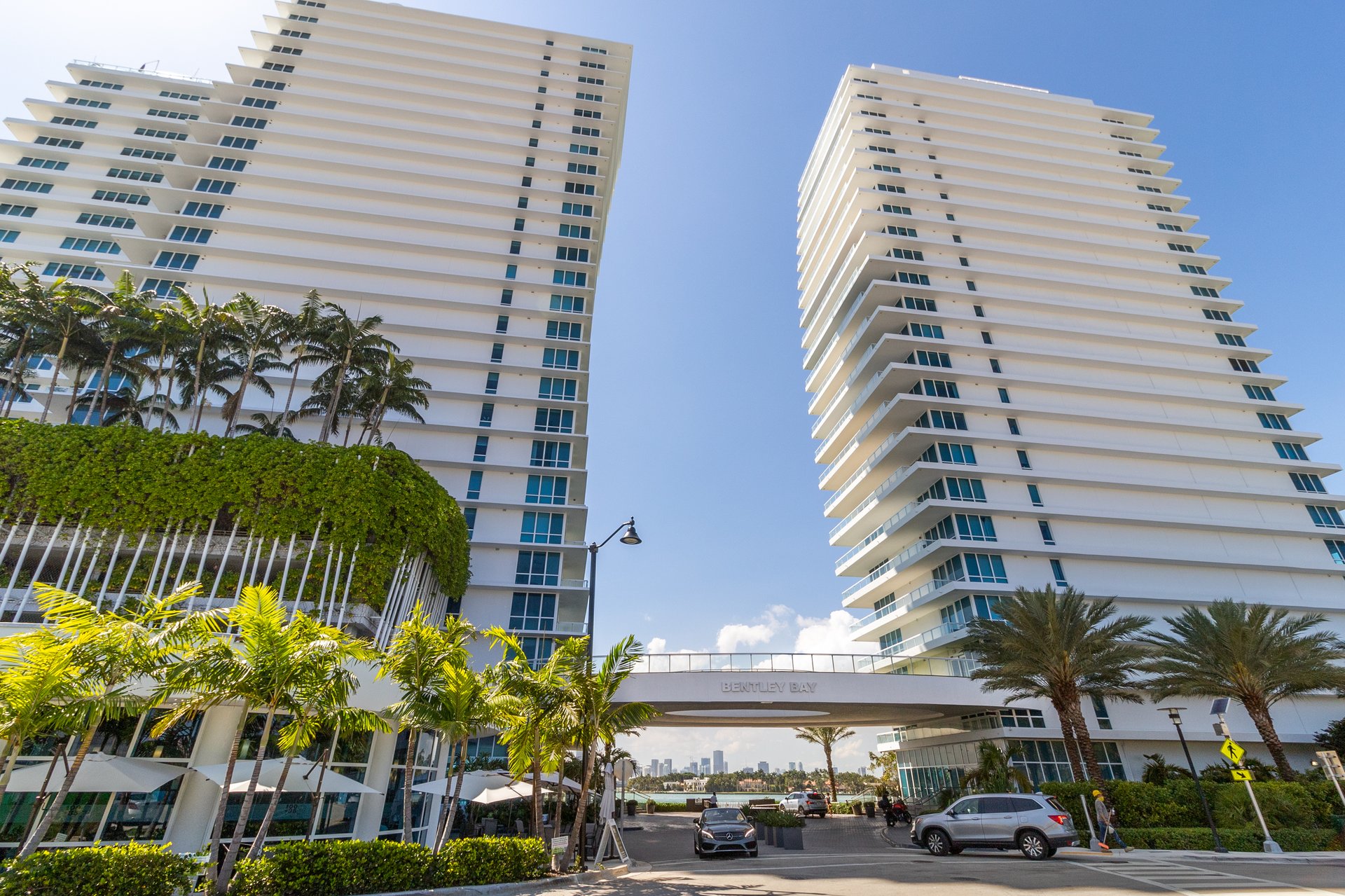 520 West Ave #2203