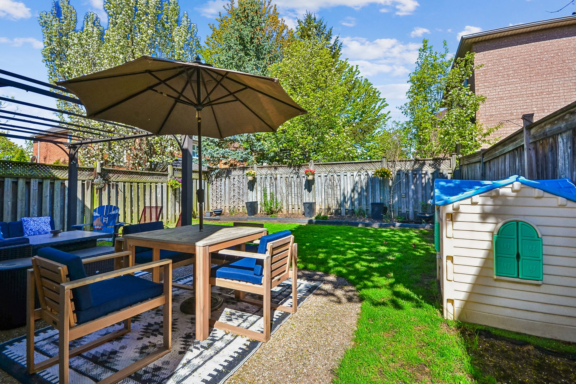 Spacious 3-Bedroom Detached Home in Westmount