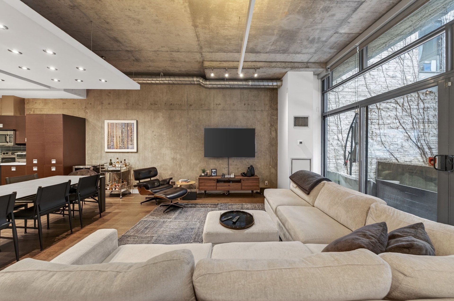  SOLD: In The Heart Of Vibrant King West