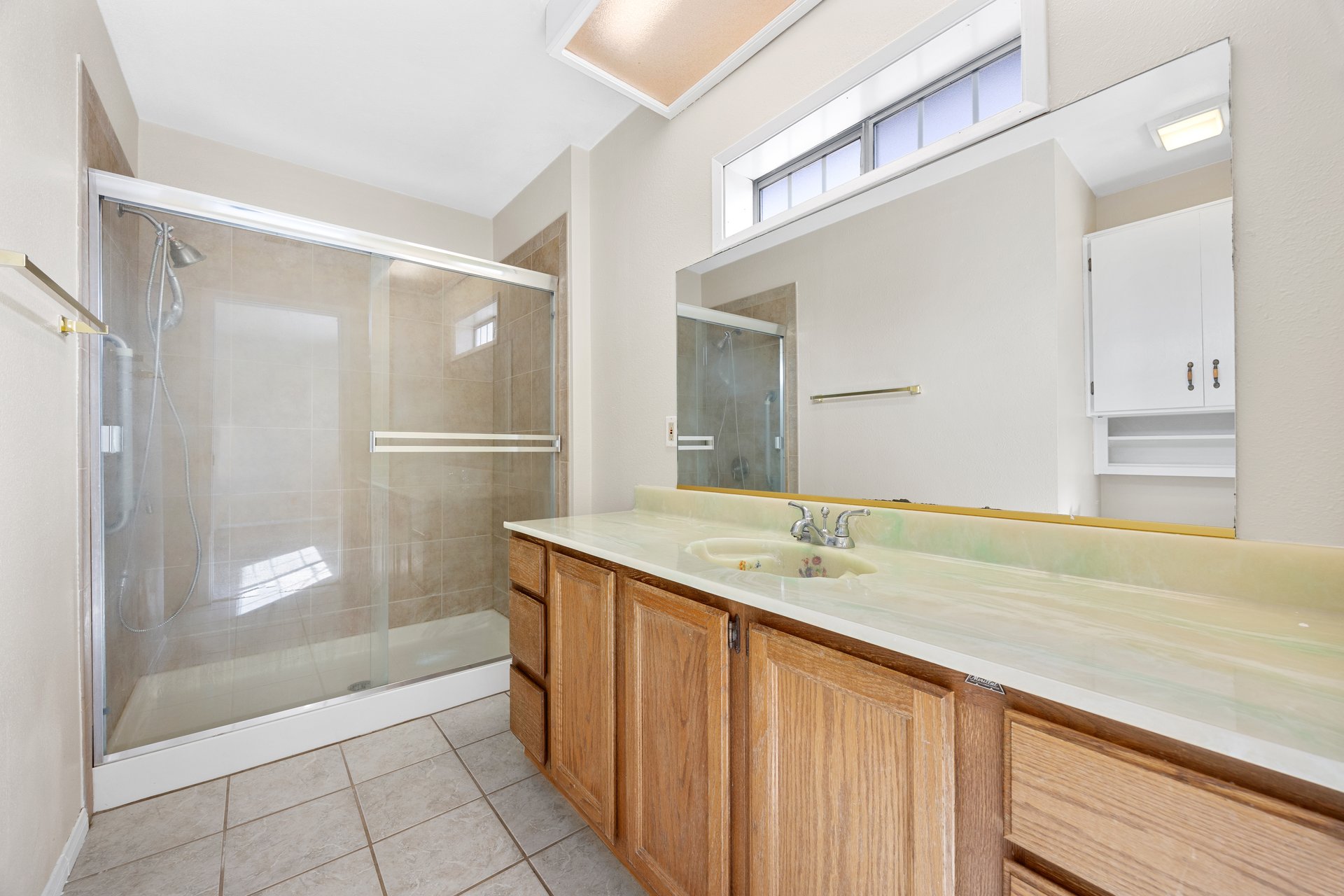 Charming Cul-de-Sac Home in East Golden Hills – 21941 Fig Court
