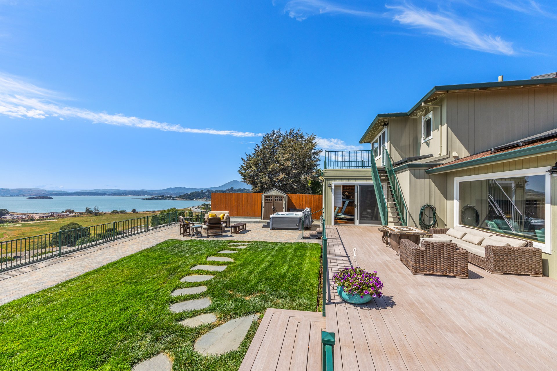 Sunny View Residence in Peacock Gap