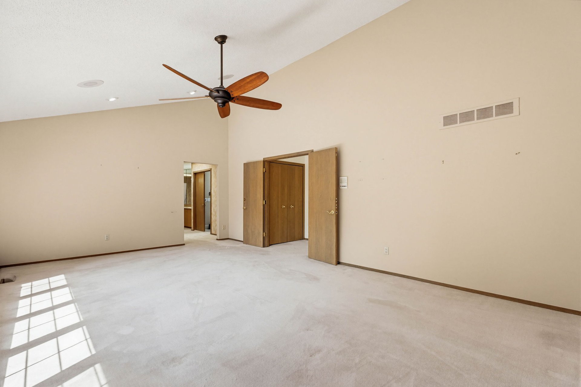 1743 Beechwood Way