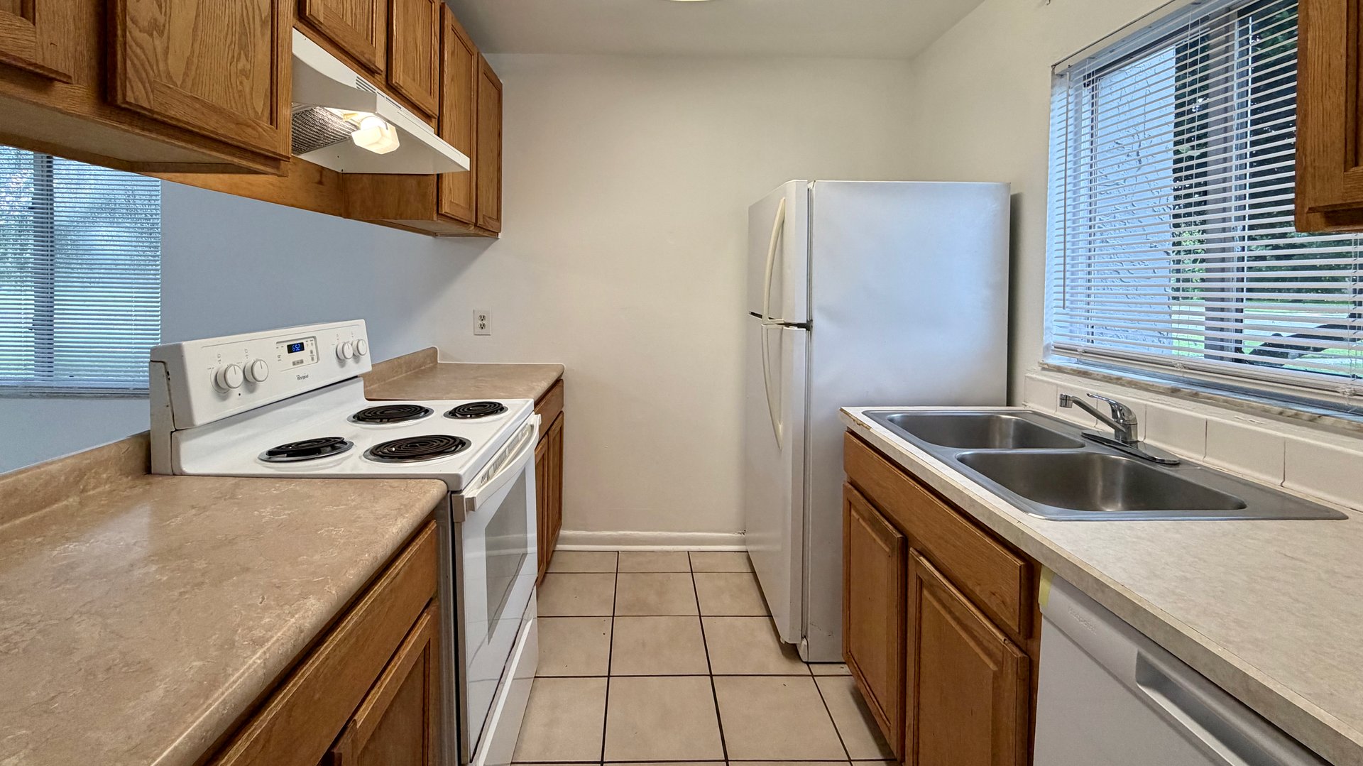 Spacious Ground-Floor Apartment for Lease in Winter Springs