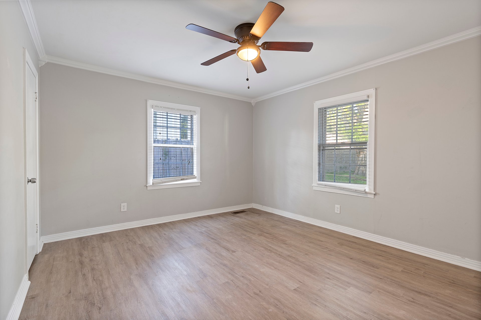 FOUR Bedroom in the Hospital District!! Basement great for storage!