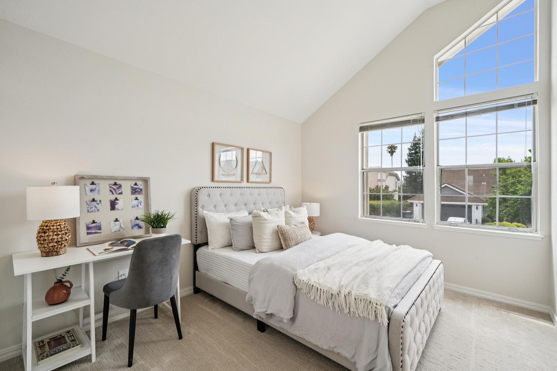 5075 Monaco Dr.