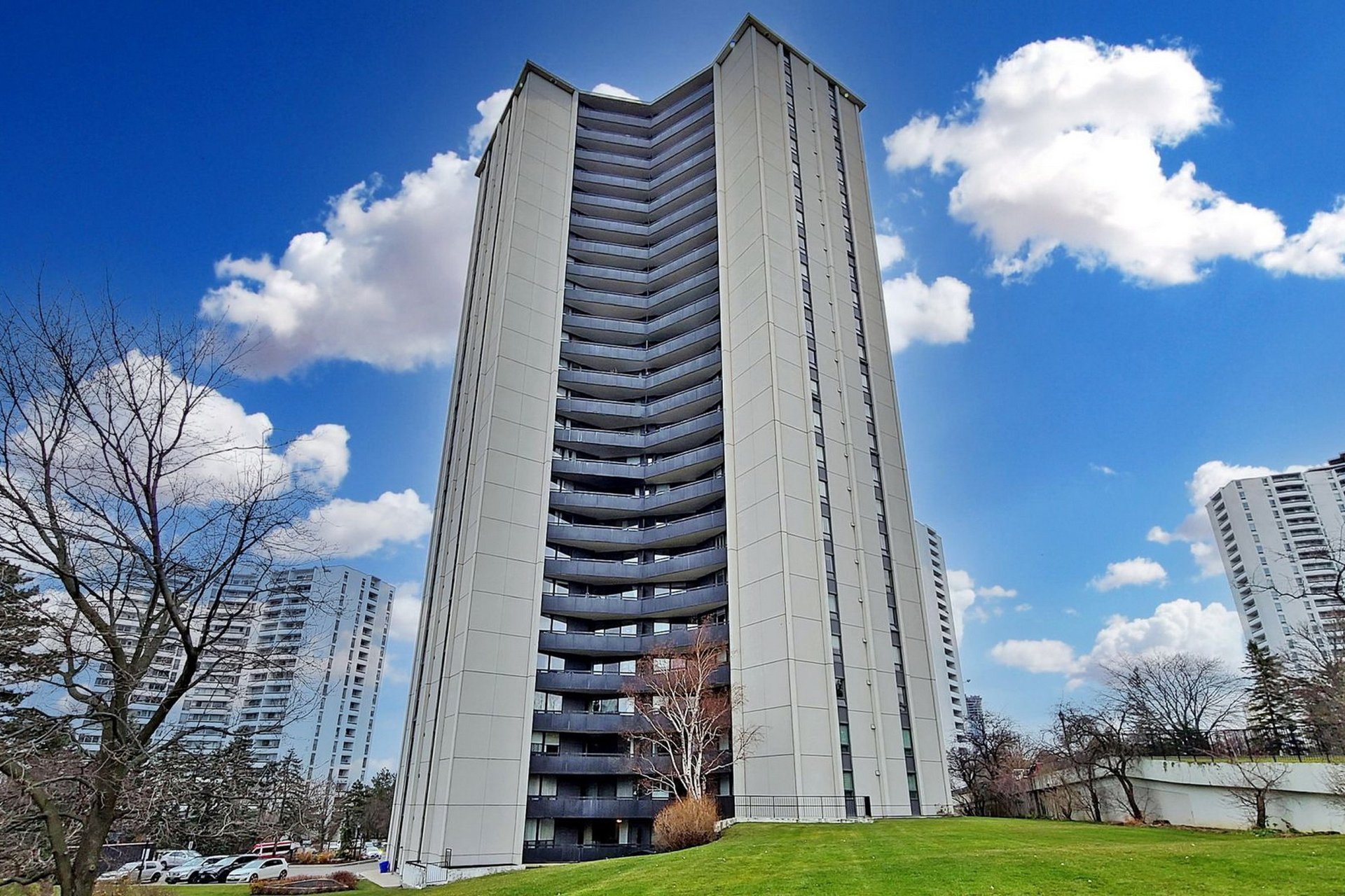 75 Graydon Hall Drive Unit: 1408