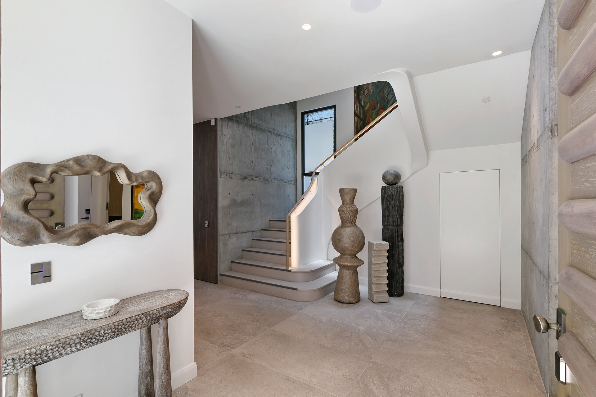 938 Palisades Beach Rd