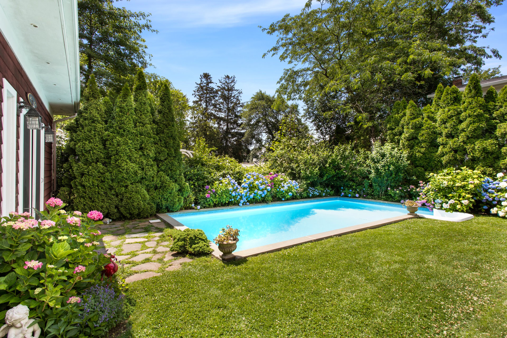 EXCEPTIONAL LOCATION, CLOSE TO ALL