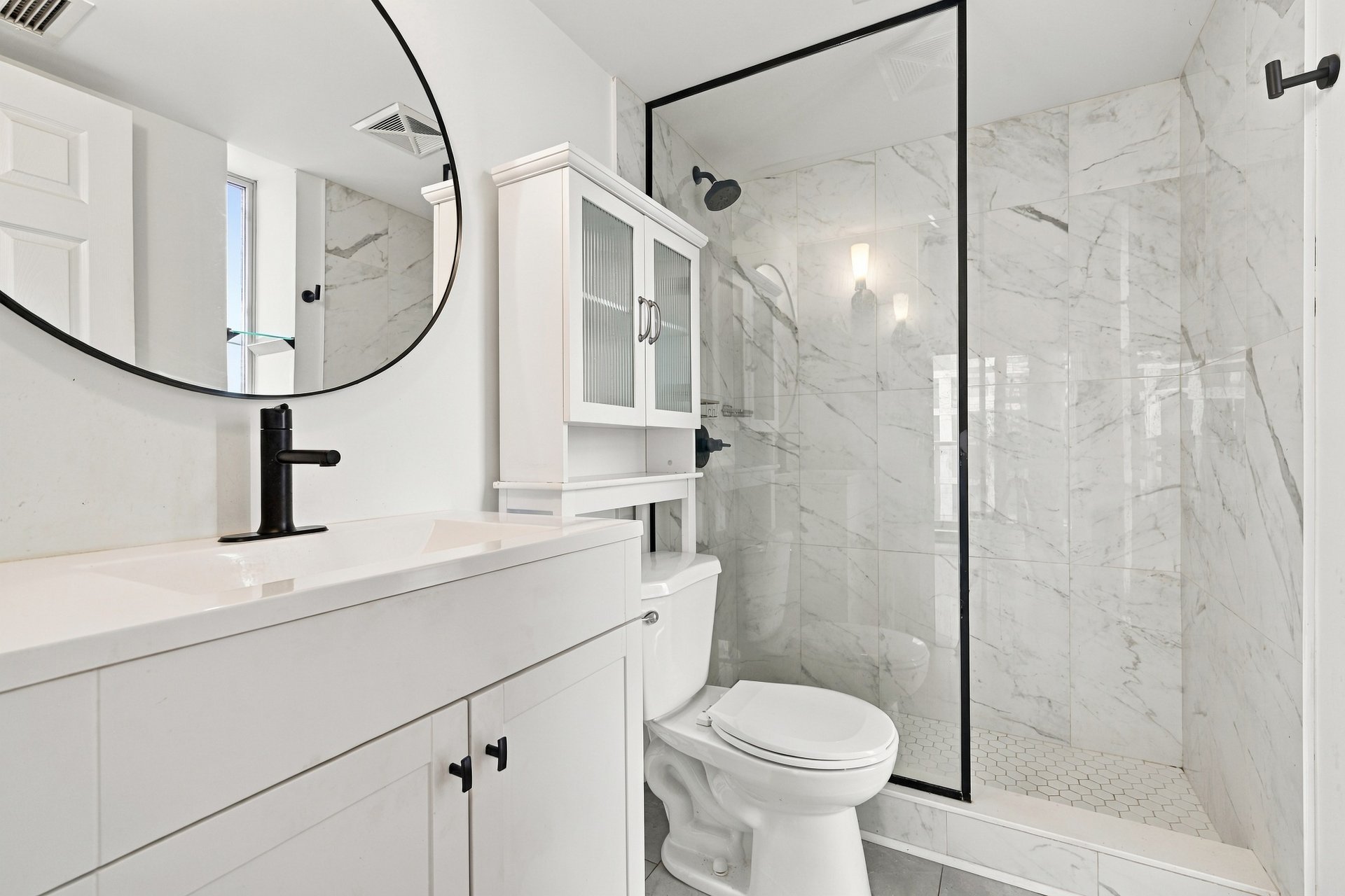 Immaculate 2 Bedroom Corner Unit