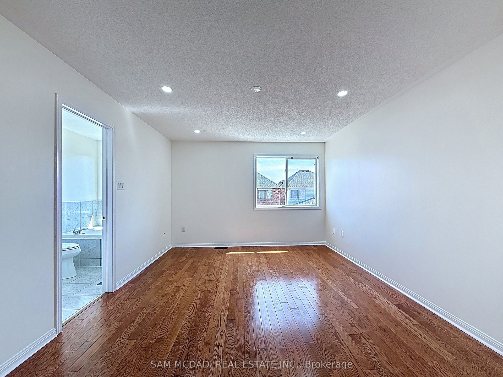1354 Weir Chase 