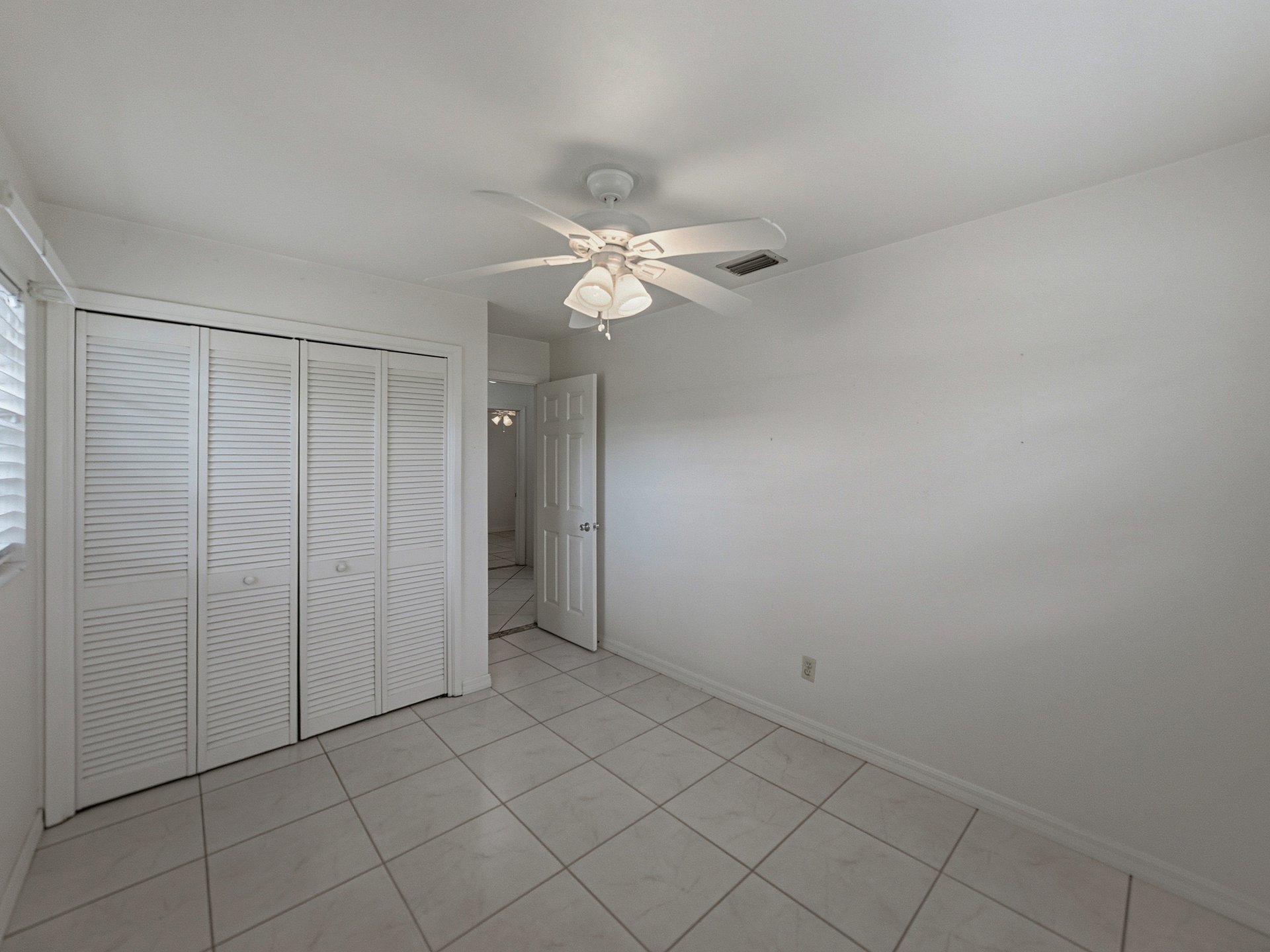 2702 AUBURN AVE W