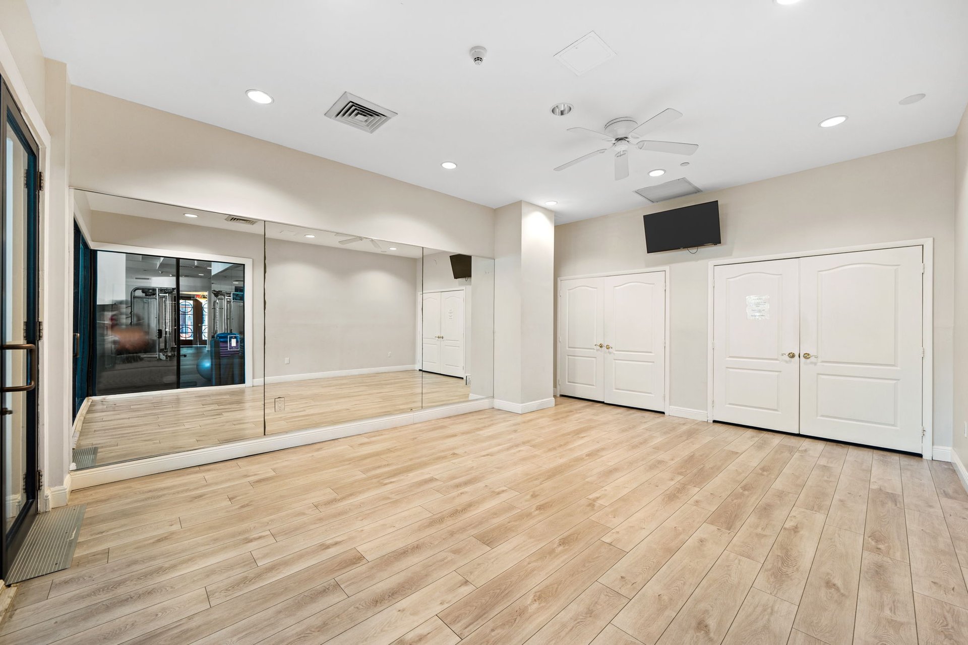 The Symphony Residence 1013N