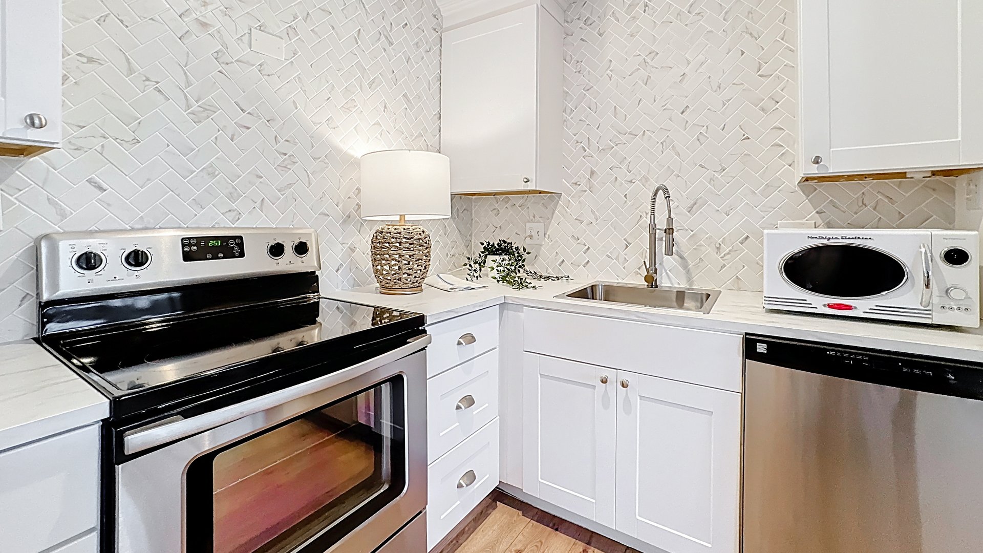 Remodeled Two-Bedroom Upstairs for Lease at Winter Park's Aragon Condos