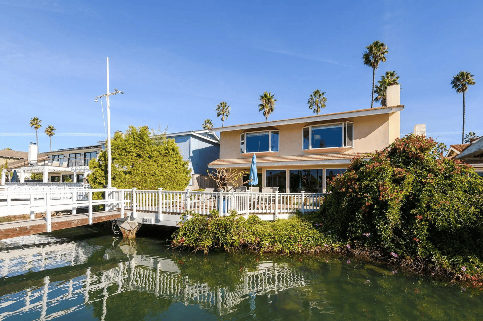 2723 Surfrider Avenue