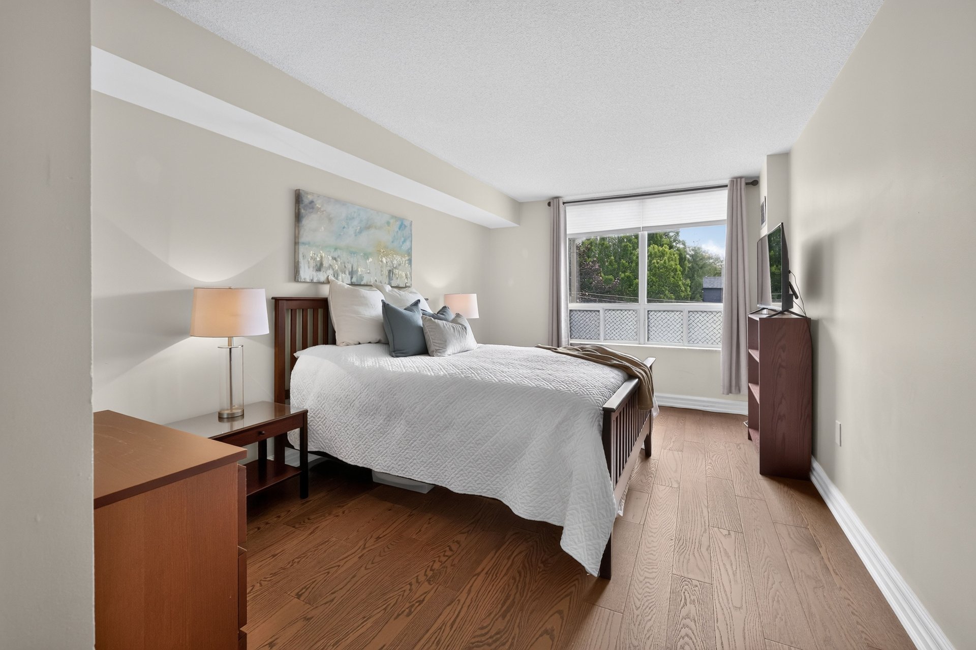 211-221 Robinson Street, Oakville