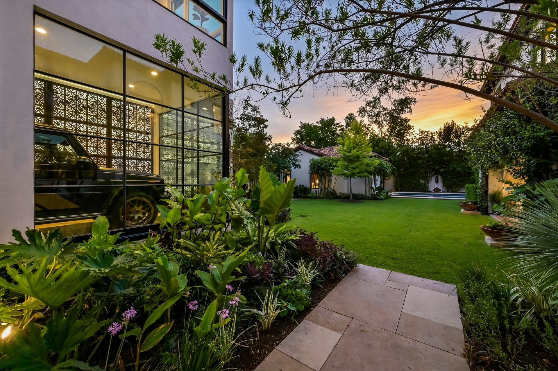 1308 Meriden Lane 