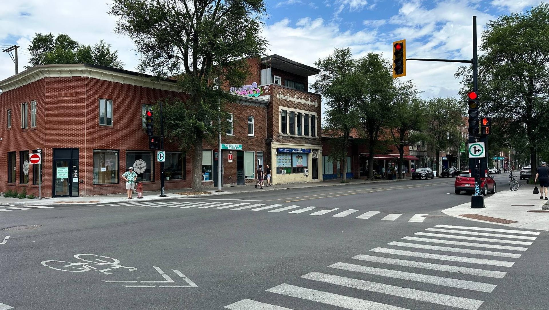Outremont | Classic triplex in a sought-after area
