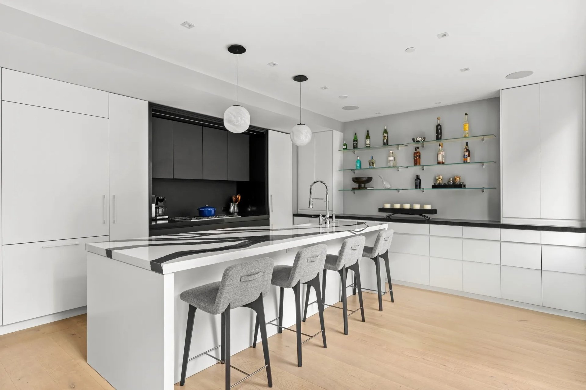 121 East 22nd St, #S901