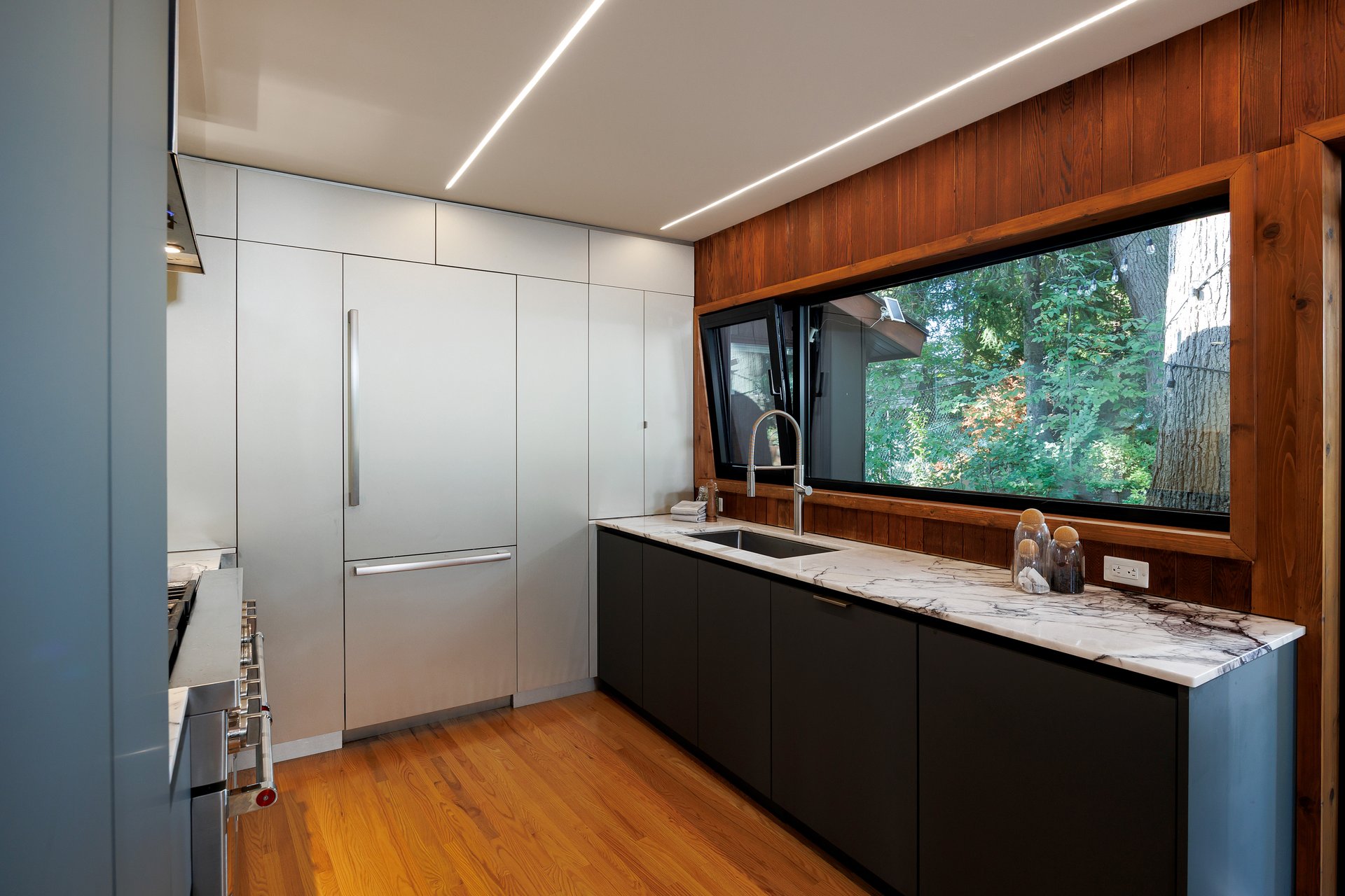 Kingsway Mid-Century Modern